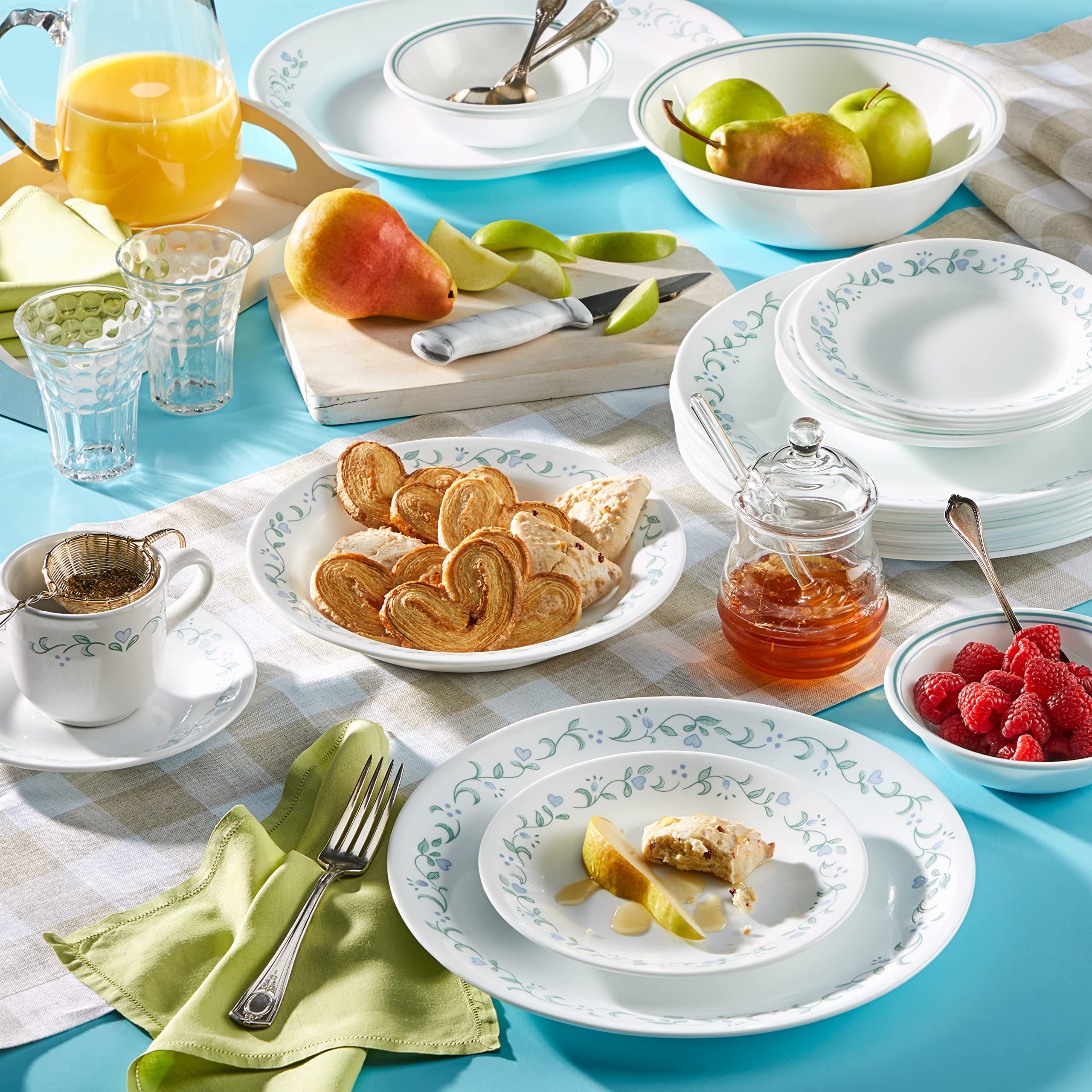 Corelle Juego de vajilla (juego de 12 piezas, casa de campo) - Juego de vajilla para 4 4 x: platos llanos, platos laterales y cuencos 3 veces más duraderos, la mitad del espacio y el peso de la