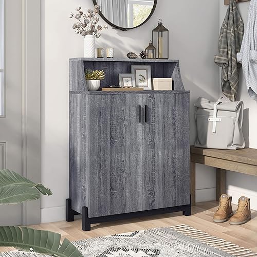 HOMES Inside + Out Seiter - Armario moderno de madera con 5 estantes de 33 pulgadas para entrada, color gris envejecido