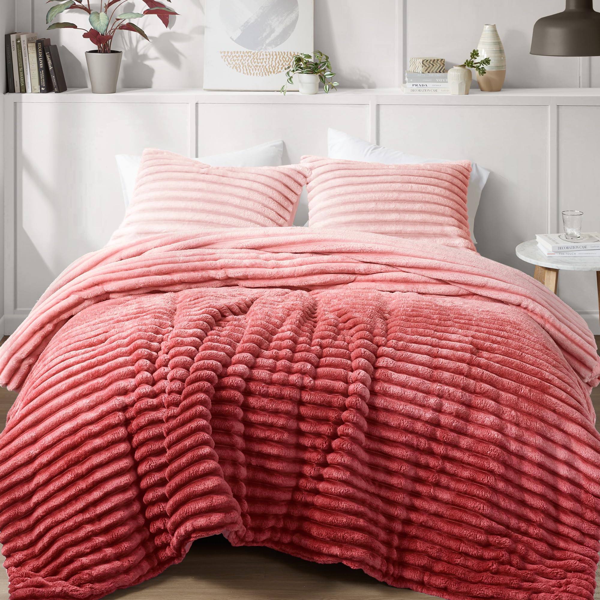 Intelligent Design Queen Comforter Sett, Plush Bedding, Microfiber Reverse, 3 Piece, Lightweight, Super Soft Ribbed Velvet Comforter 2 Shams, All Season Fluffy Bed Set, Avril, Full/Queen Blush Ombre