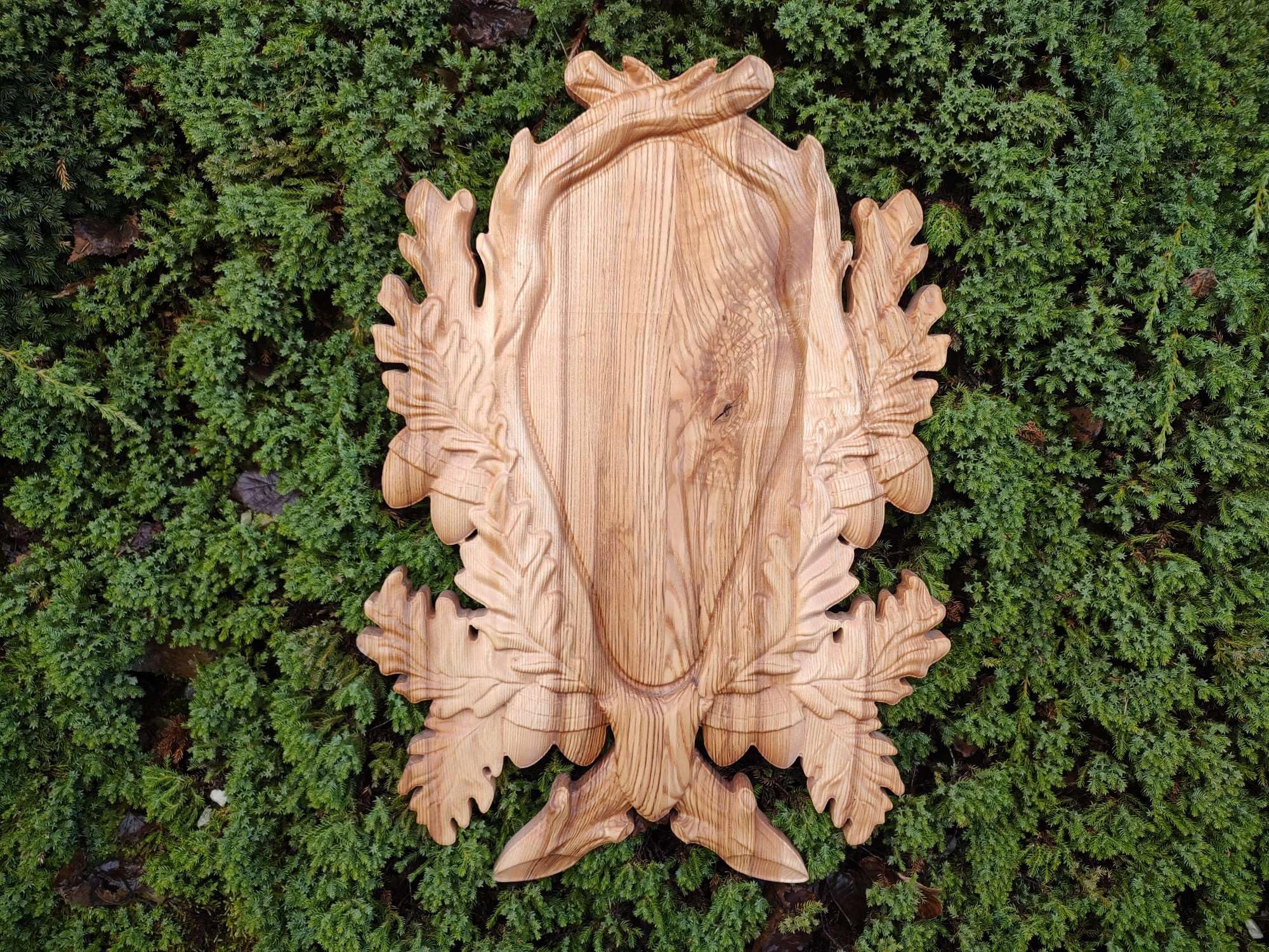 Trophée en bois d'exception socle premium gravé cerf pour collectionneur
