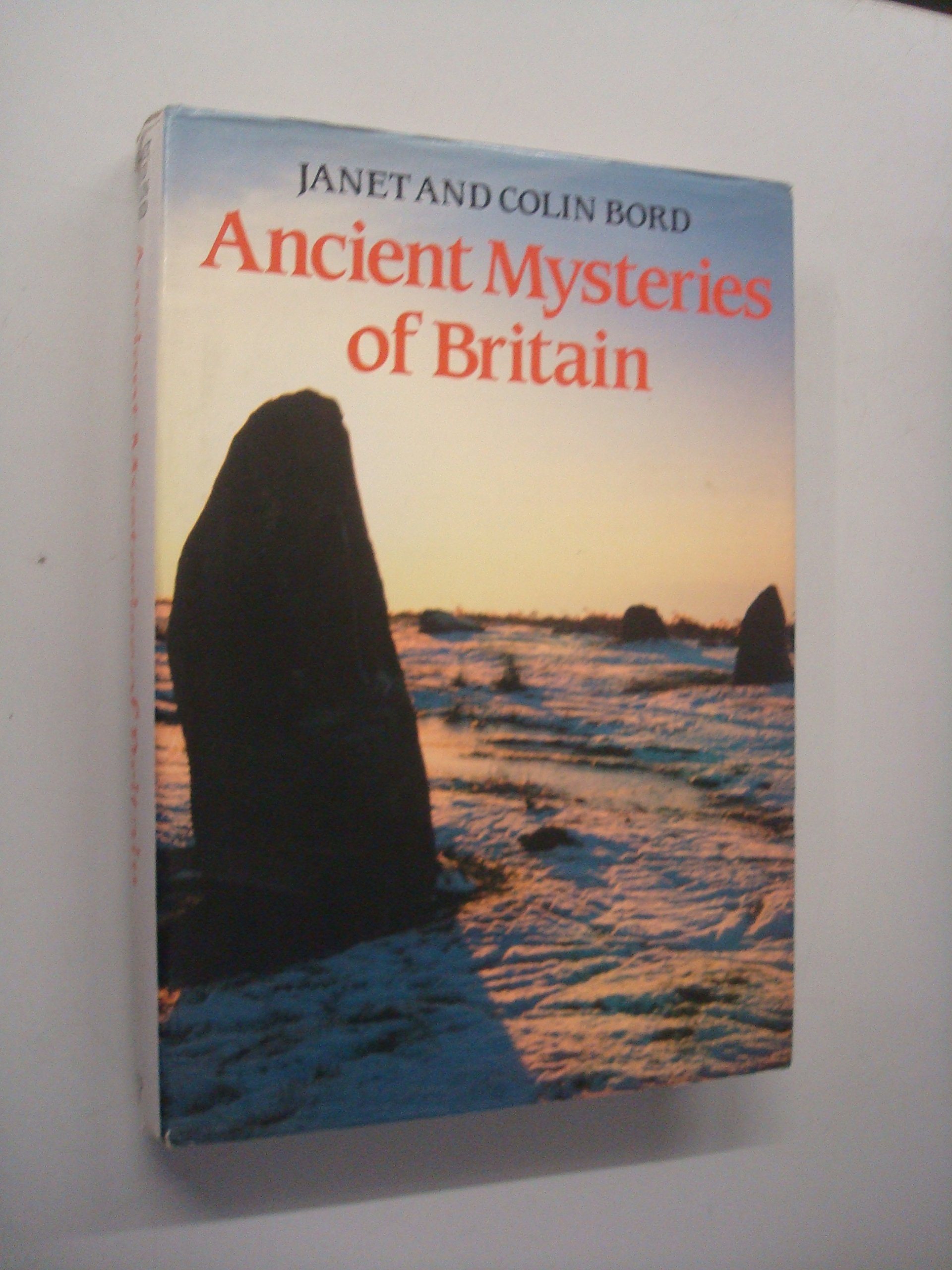 Buy Ancient Mysteries of Britain — BookShops.in