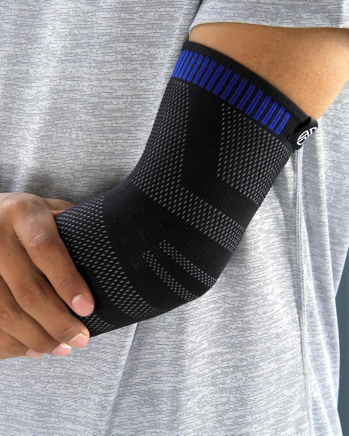 Pro-Tec Athletics 3D Compression Elbow Sleeve, Elbow Brace, Compression Sleeves, Pain Relief, Men & Women, Tennis Elbow Support, Easy to Use, Working Out