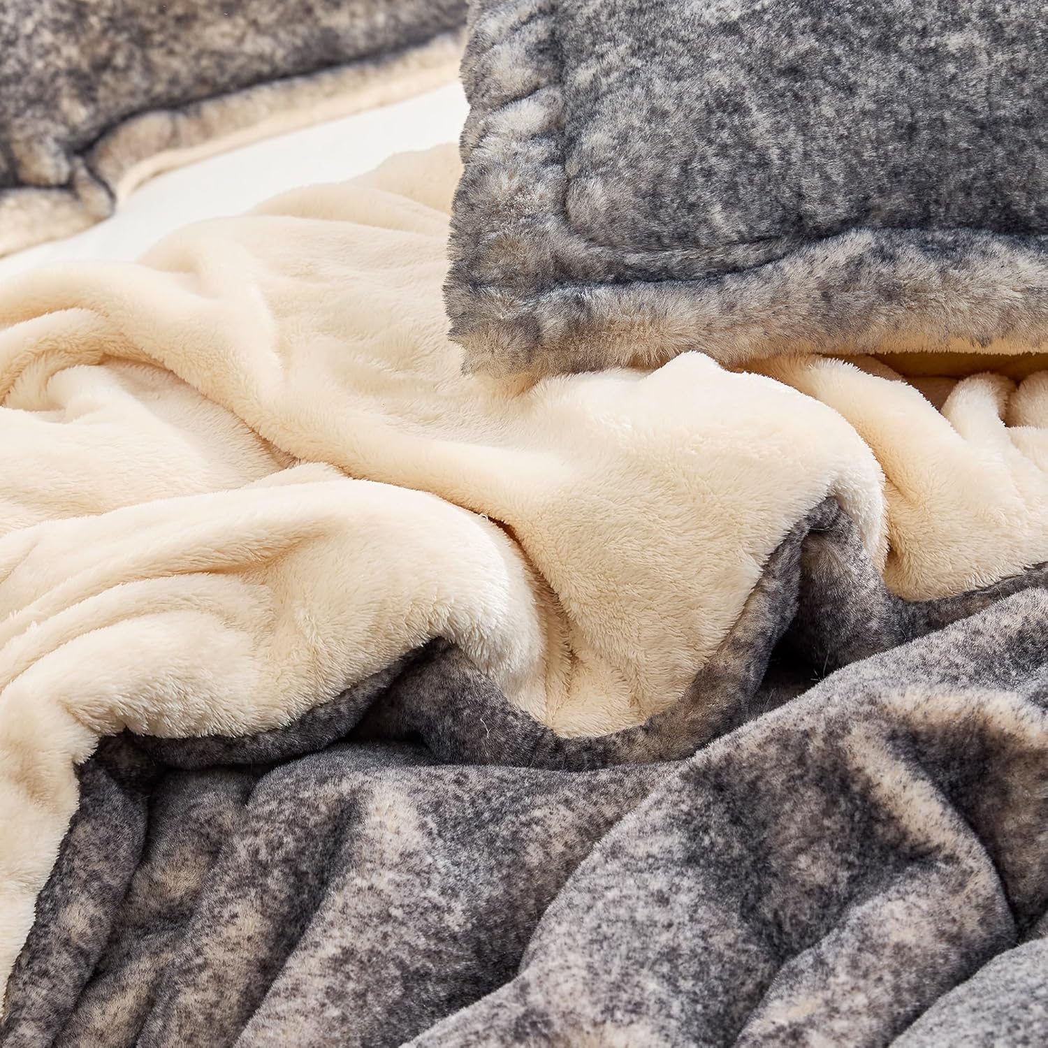 Polar Wolf - Coma Inducer® Oversized Queen Comforter Set - Gray Brown