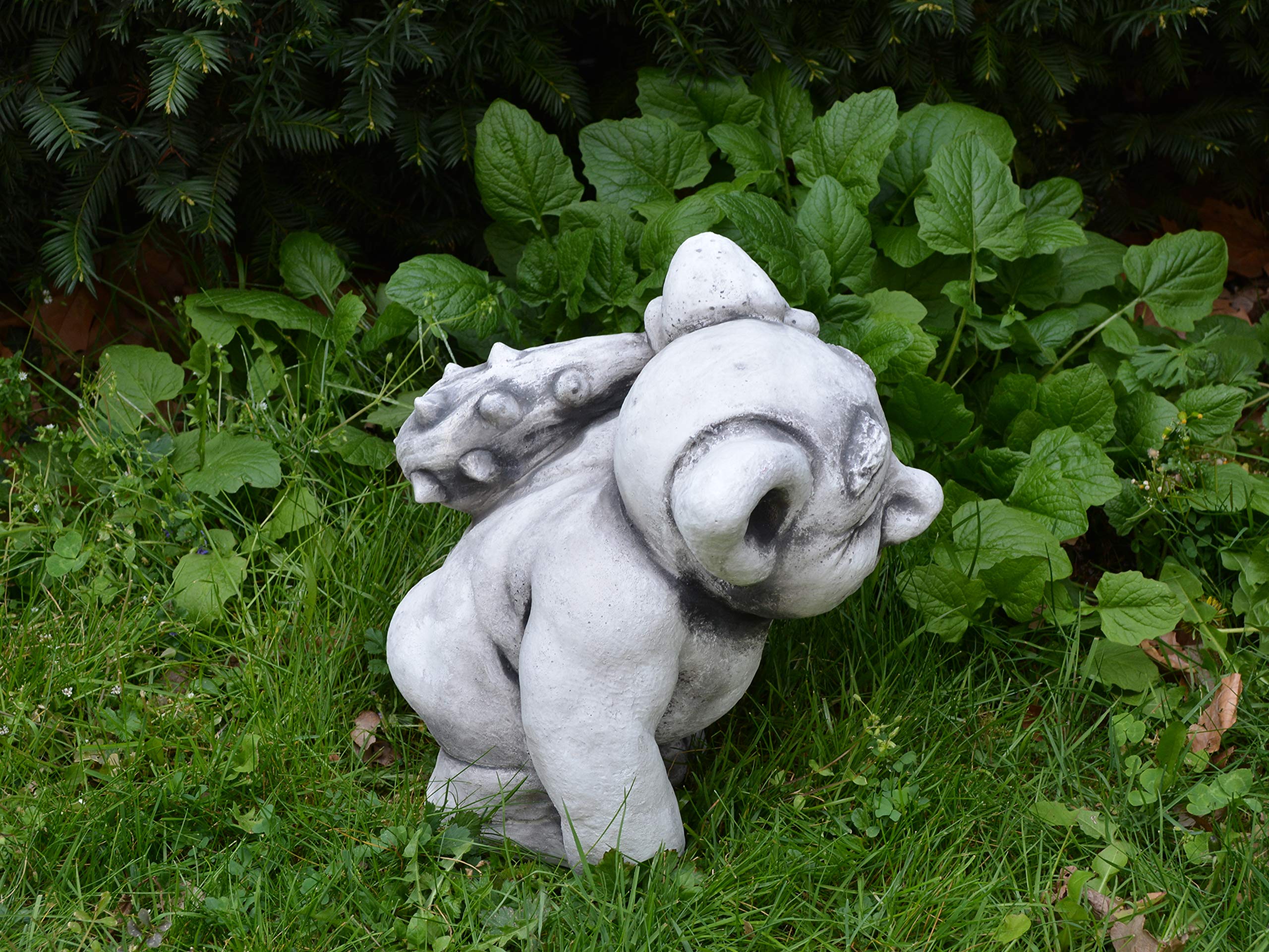 gartendekoparadies.de Massive Steinfigur lustiger XXL Troll Modell Neandertaler, Höhe 30 cm, Grau, 15 kg, Figur aus Steinguss frostsicher für den Außenbereich