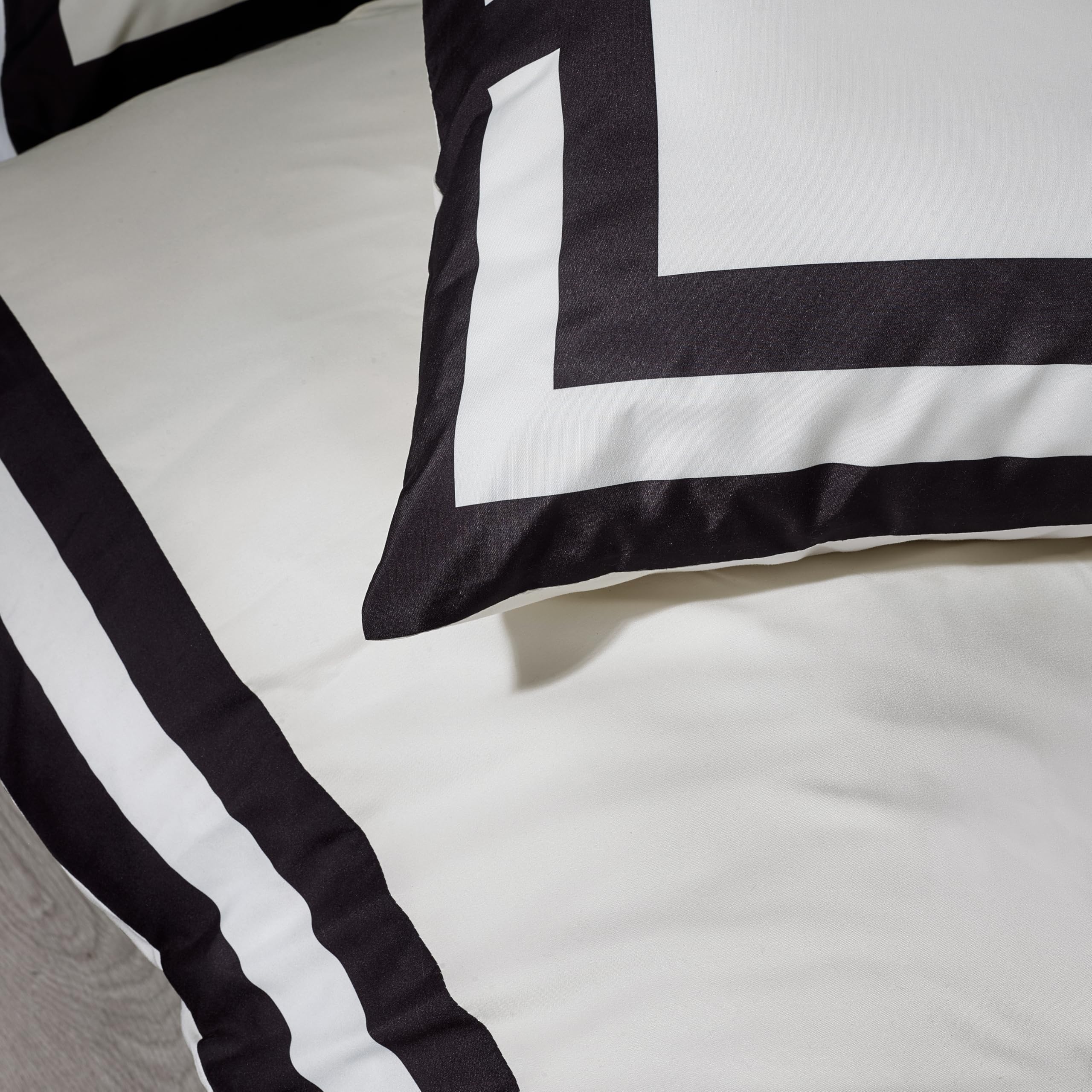 Catherine Lansfield So Soft Mono Panel Single Duvet Cover Set including Pillowcase Cream Black - Image 3
