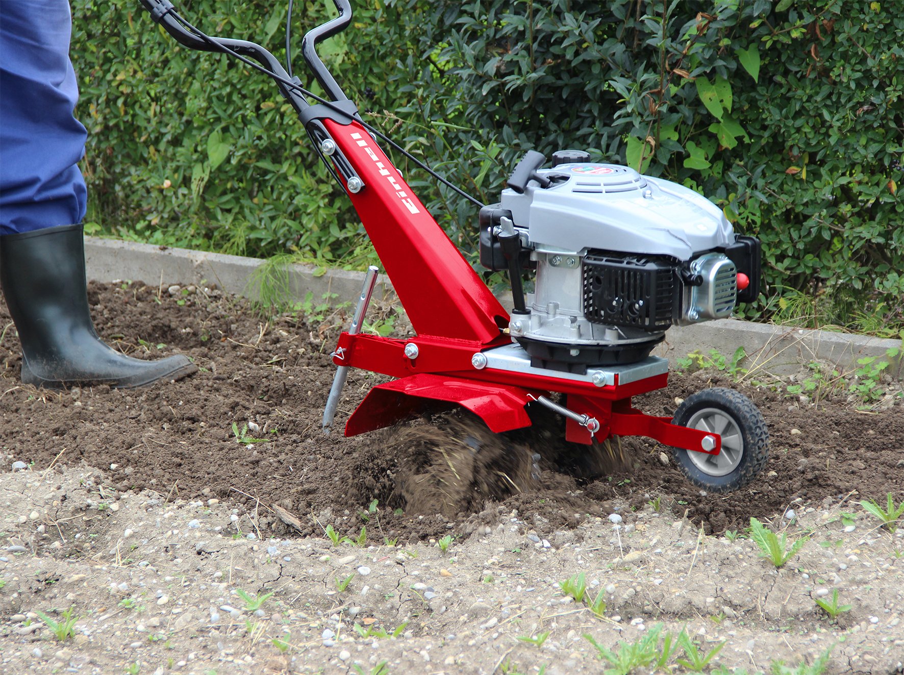 Einhell Zappatrice a benzina GC-MT 1636 | Larghezza di lavoro 16 cm | Motore a 4 tempi | Robuste lame | Perno di arresto regolabile in altezza | Ruota di guida