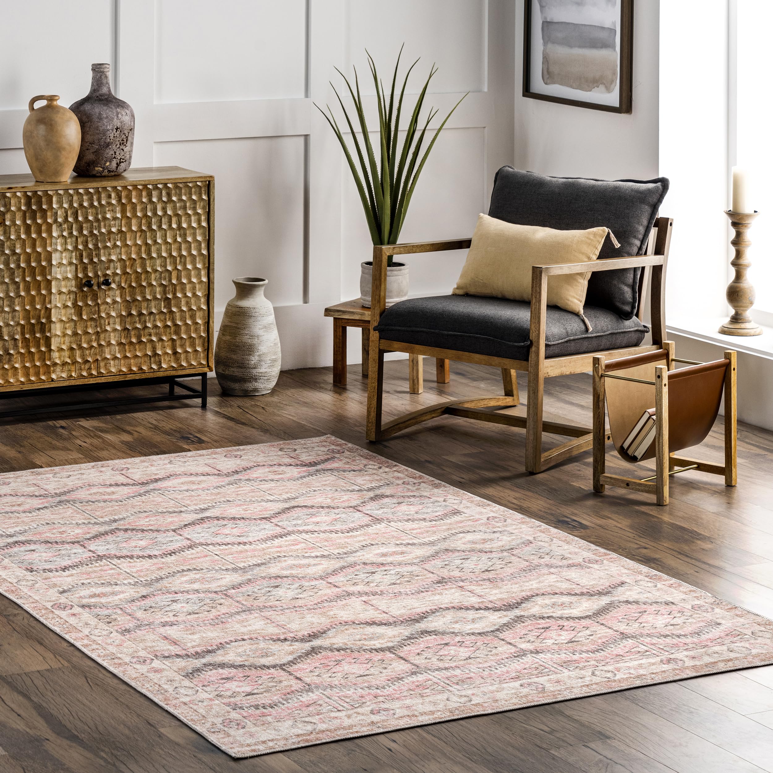 Tapis bohème pêche nuLOOM Roselle pour une chambre cosy et lumineuse