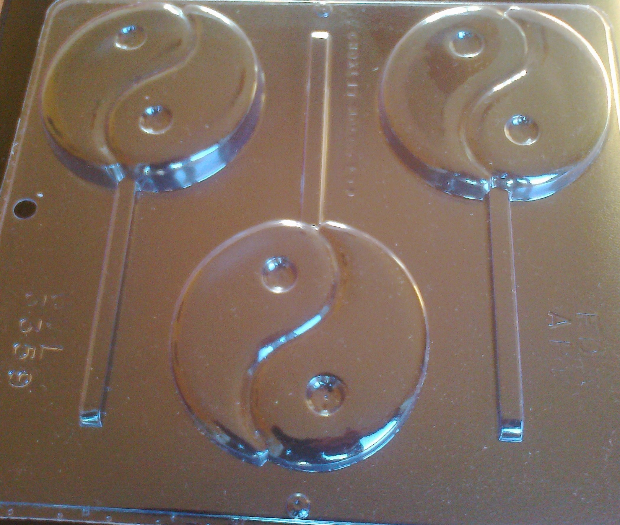 YING YANG CHOCOLATE LOLLIPOP MOULD 3 CAVITY
