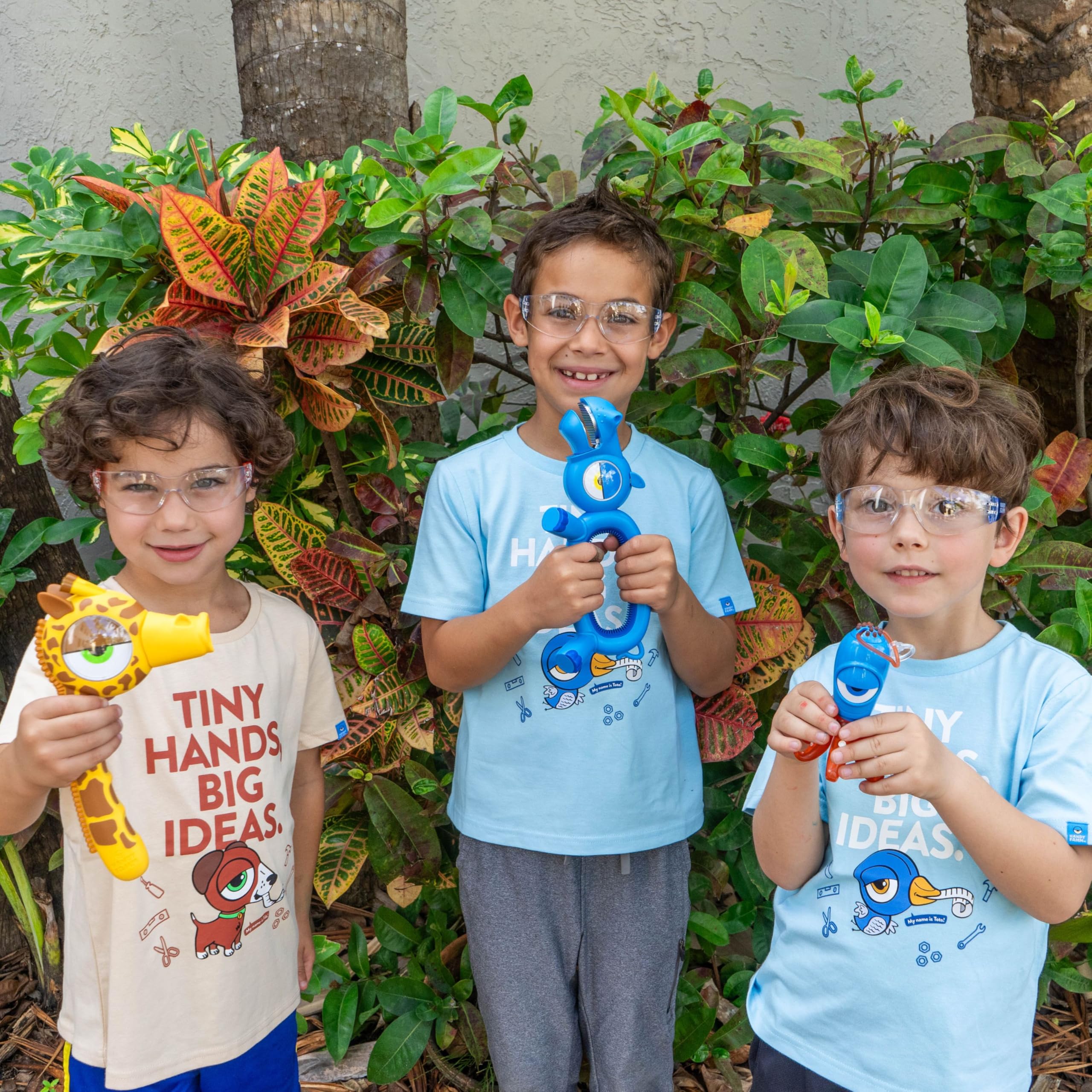 Handy Famm Occhiali di sicurezza blu per bambini, leggeri, resistenti ai graffi, per bambini, a scuola, STEM, giochi all'aperto, laboratori e laboratori di chimica, occhiali resistenti