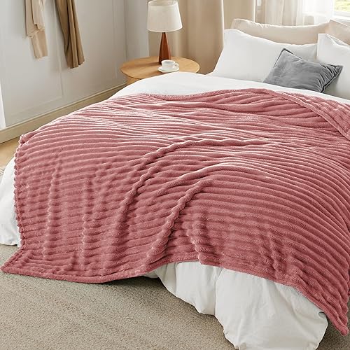 Miniatura 267 de Bedsure GentleSoft Twin Blanket for Couch - Cozy Soft Blankets for Women, Cute Small Fleece Throws for Girls, Light Grey, 60x80 Inches