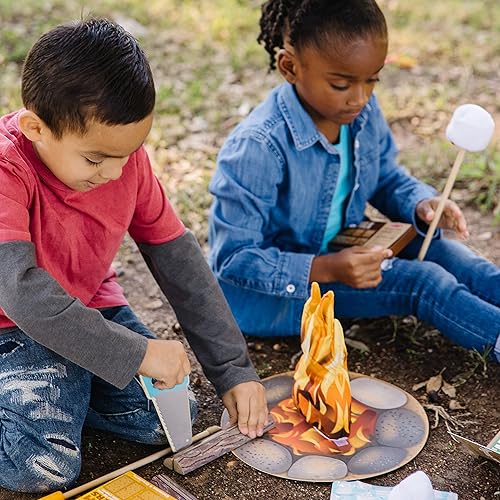 Miniatura 5 de Melissa & Doug Let's Explore Campfire S'mores Set con comida de juguete y accesorios de cocina para niños, juguetes de aprendizaje preescolar para