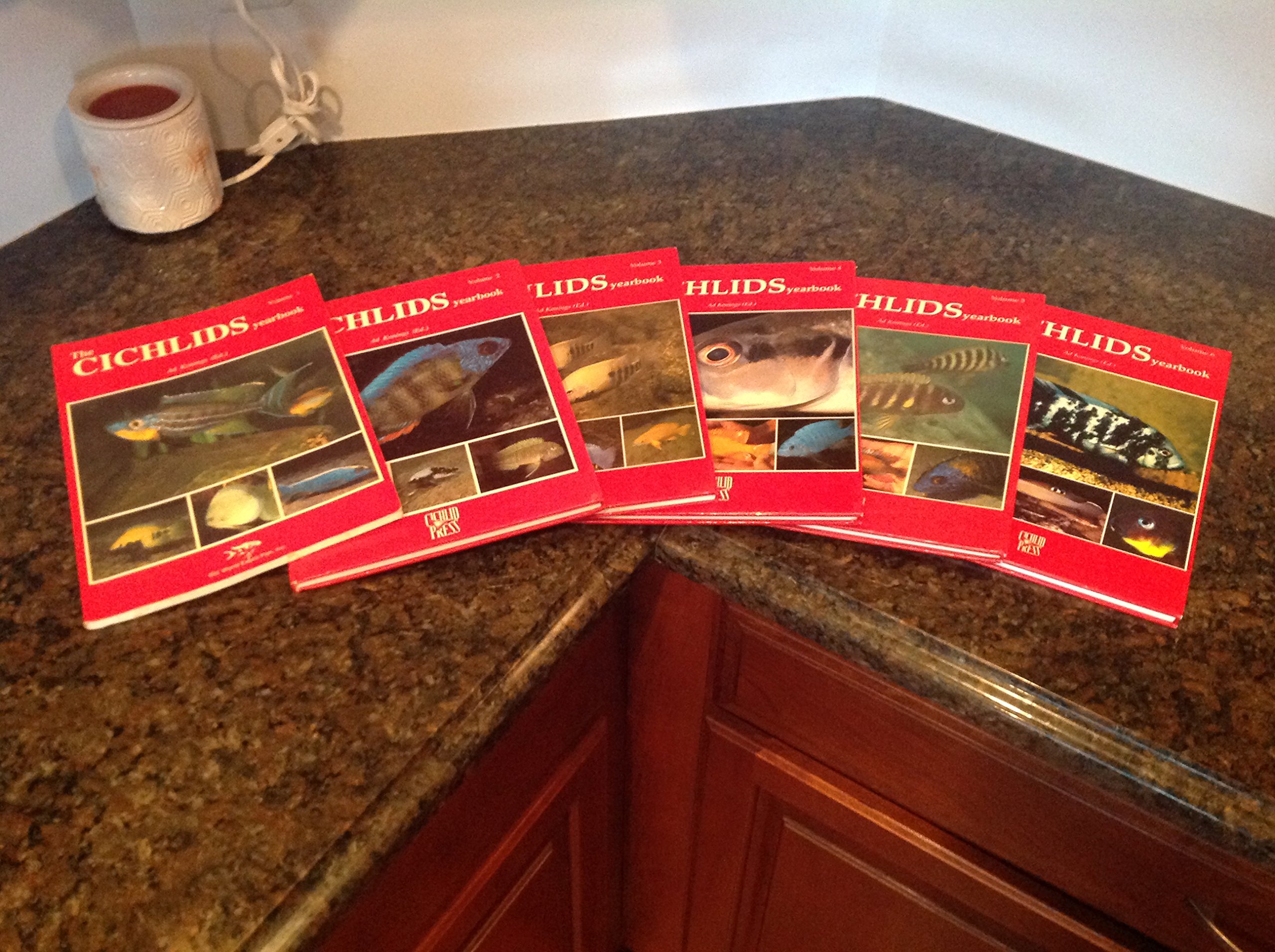 The Cichlids Yearbook Volume 1 (1) Hardcover