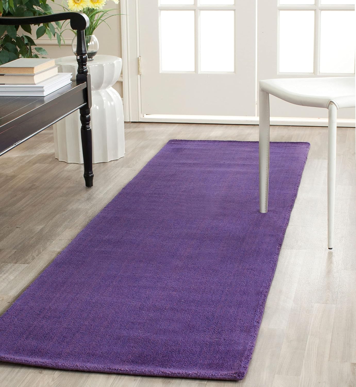 SAFAVIEH Himalaya Collection Runner Rug - 2'3" x 6', Purple, Handmade Wool, Ideal for High Traffic Areas in Living Room, Bedroom (HIM610B)