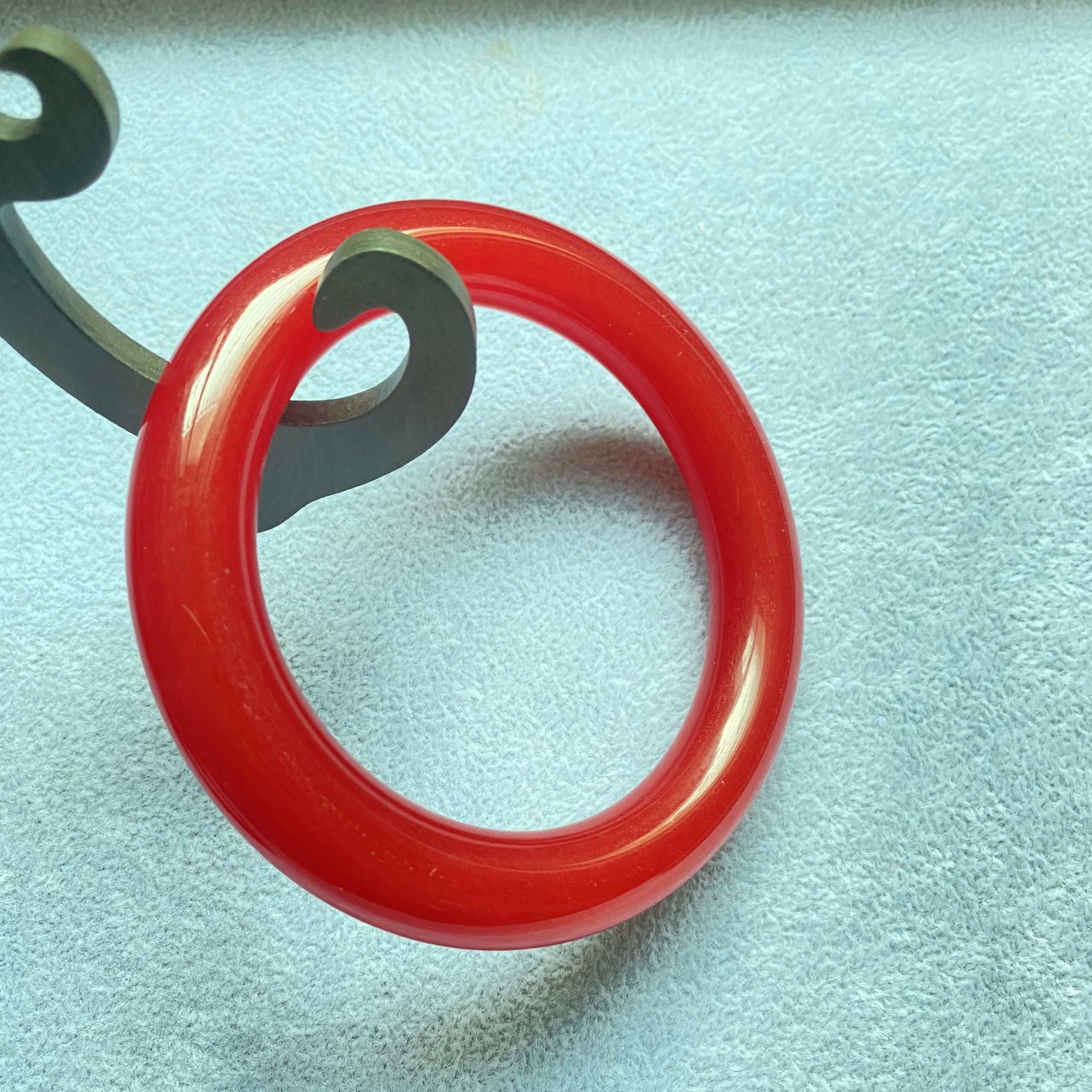 Bracciale di banco di Giada Rotonda di per Donne Cinese Bracciale di ricchezza di buona Fortuna Elegante Regalo di Compleanno di Compleanno in Pietra Rossa Vera e Propria (Rotondo Red1, 56-57)