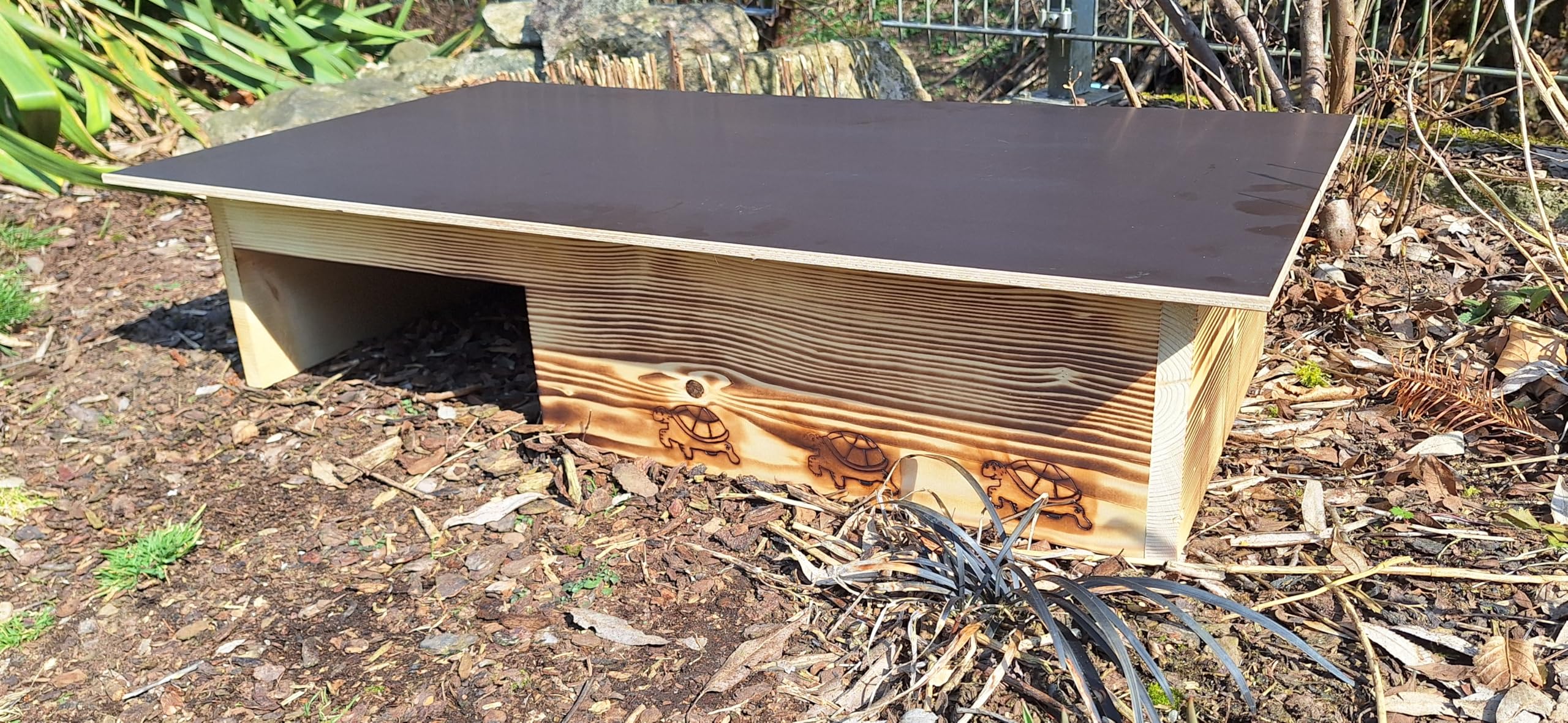 Casetta per tartarughe in legno massiccio da 20 mm, con ruota libera
