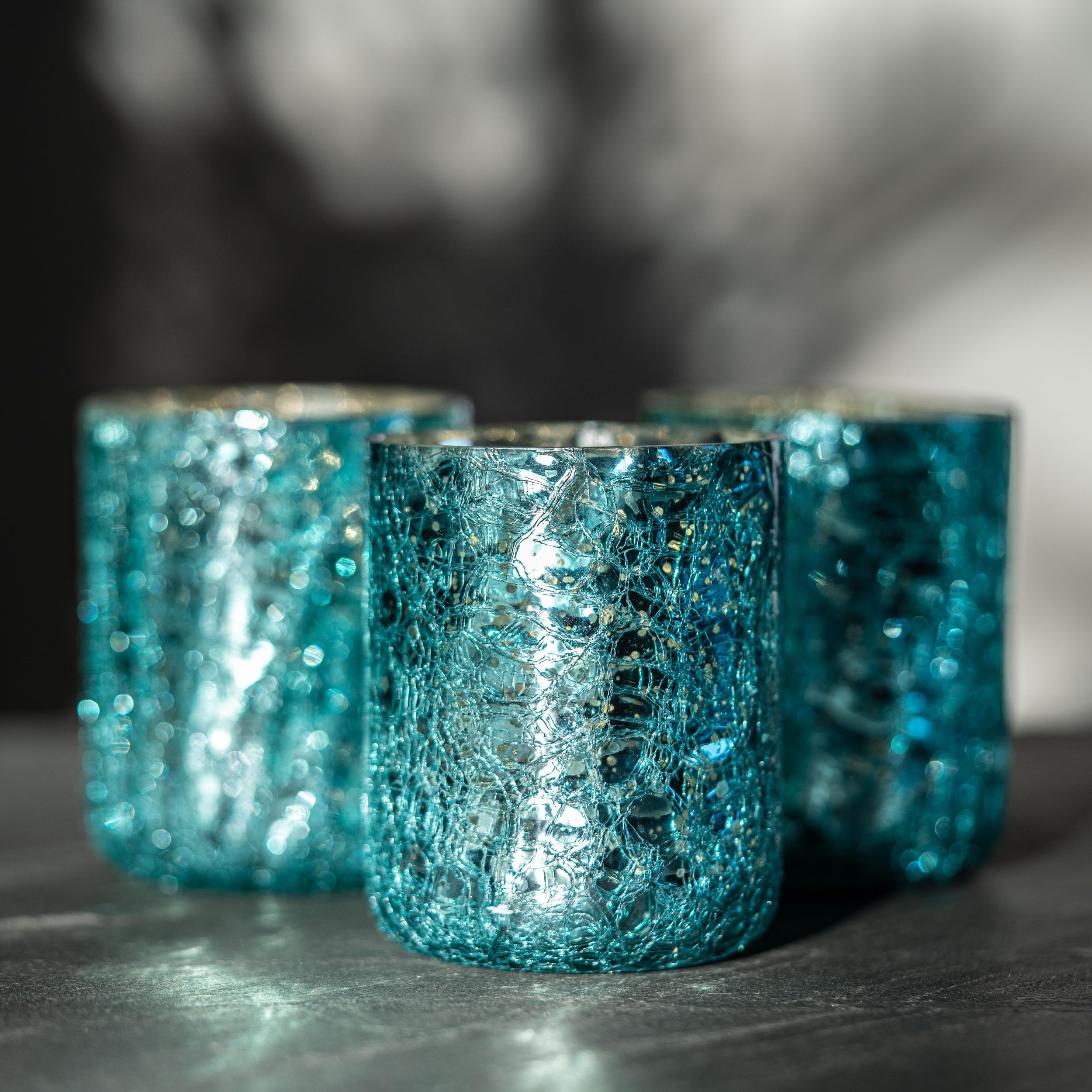 ZEYA Teelichthalter blau, 3er Set, 9,5 cm hoch, Blaue Teelichtgläser groß, Teelichtglas Hellblau, Crackle Tumbler, Deko Kerzengläser Türkis, Windlichter, Wohnaccessoire & Geschenkidee neues Zuhause