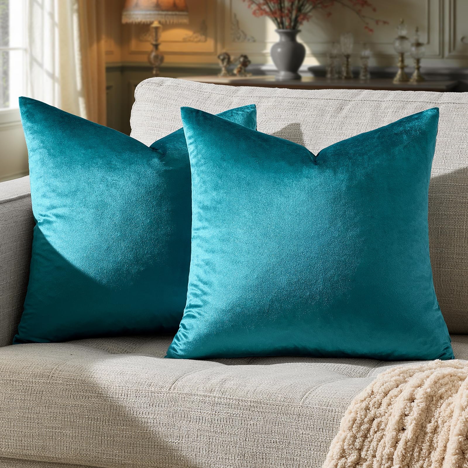 GIGIZAZA Decorative Throw Pillow Covers 18 x 18,Set of 2 Sofa Cushion Teal Peacock Green Pillow Covers,Velvet Pillow Square Cushion Covers