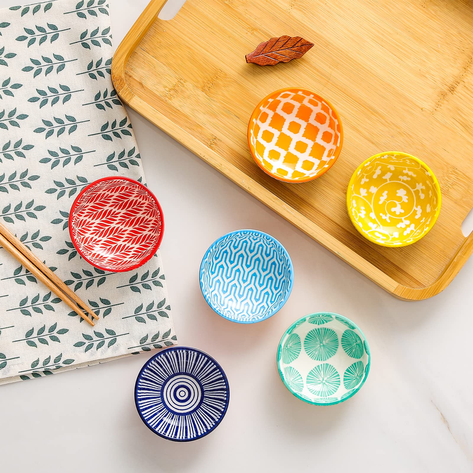 KitchenTour - Juego de 6 cuencos de cerámica para salsa de soja de 2.5 onzas, cuencos de porcelana para condimentos, sushi, salsa de tomate, aperitivo, juego de 6