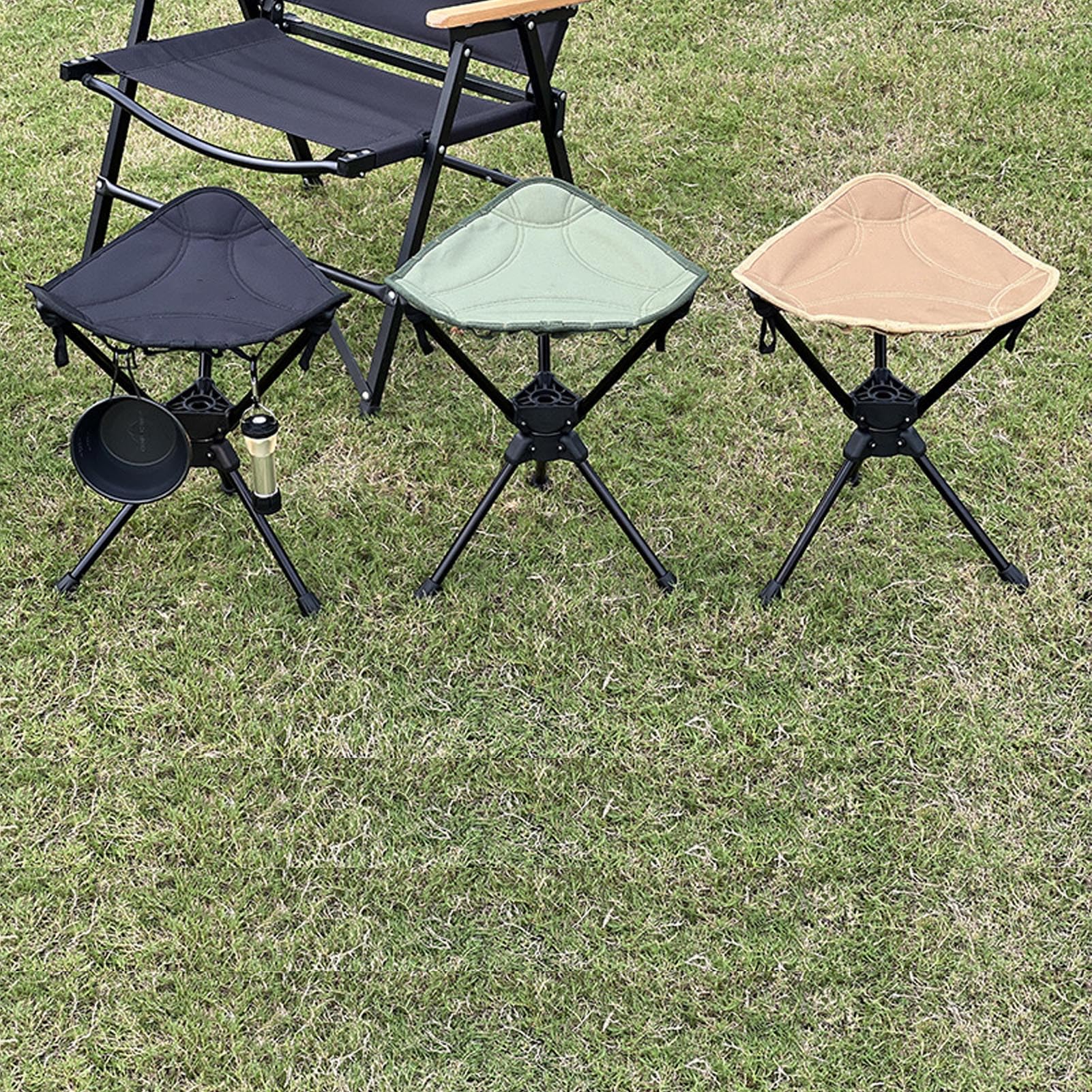 Tabouret de Camping Pliant, Siège Trépied Portable Léger Rotatif à 360 Degrés avec Sac de Transport, pour la Randonnée, la Pêche, Le Camping, Le Barbecue, Le Pique-Nique, Les (Green)