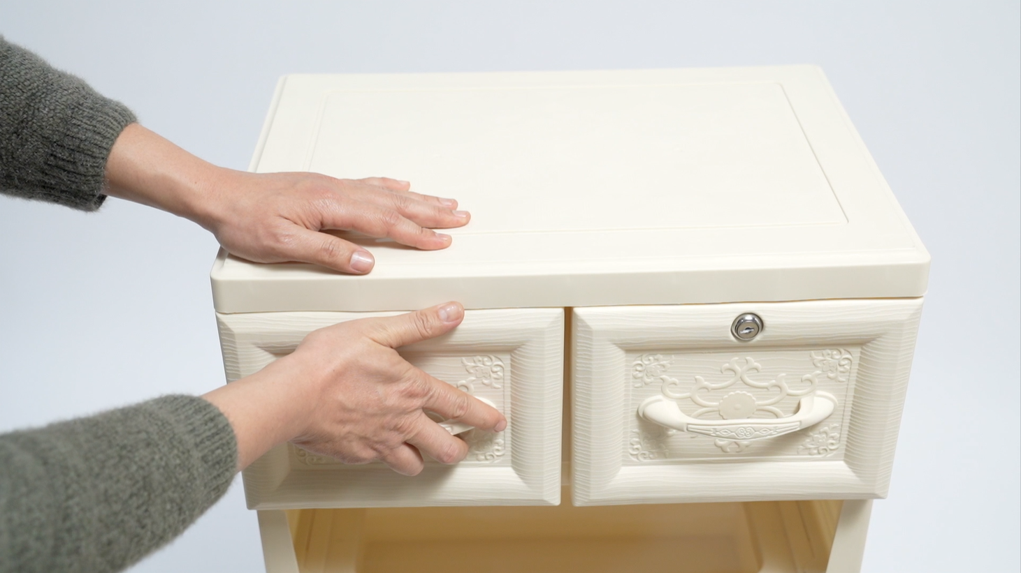 Amazon.com - FONSOLUM 5-Tier Plastic Drawers Dresser with Lock