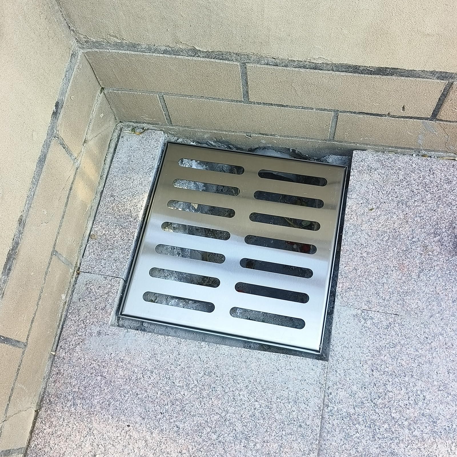 SRNSAEB 4 6 10 12 16 24 Inch Drainage Covers For Outside Drains, Replacement Drain Grating Cover for Yard/Parking/Garden/Sidewalk, Square Drain Grates And Frame(10x2cm(3 9/10x4/5in))