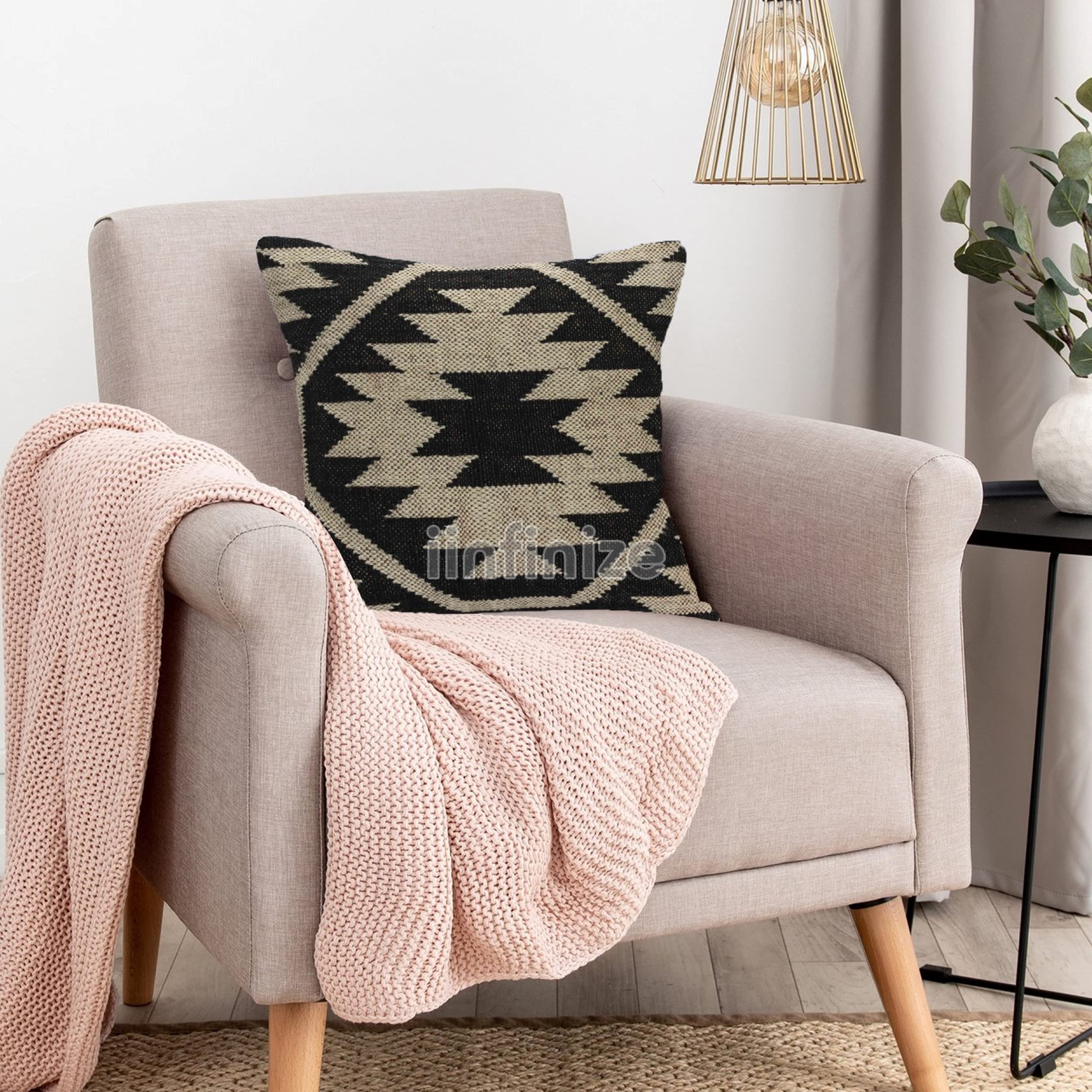 Housse de coussin en laine de jute pour rénover un canapé vintage