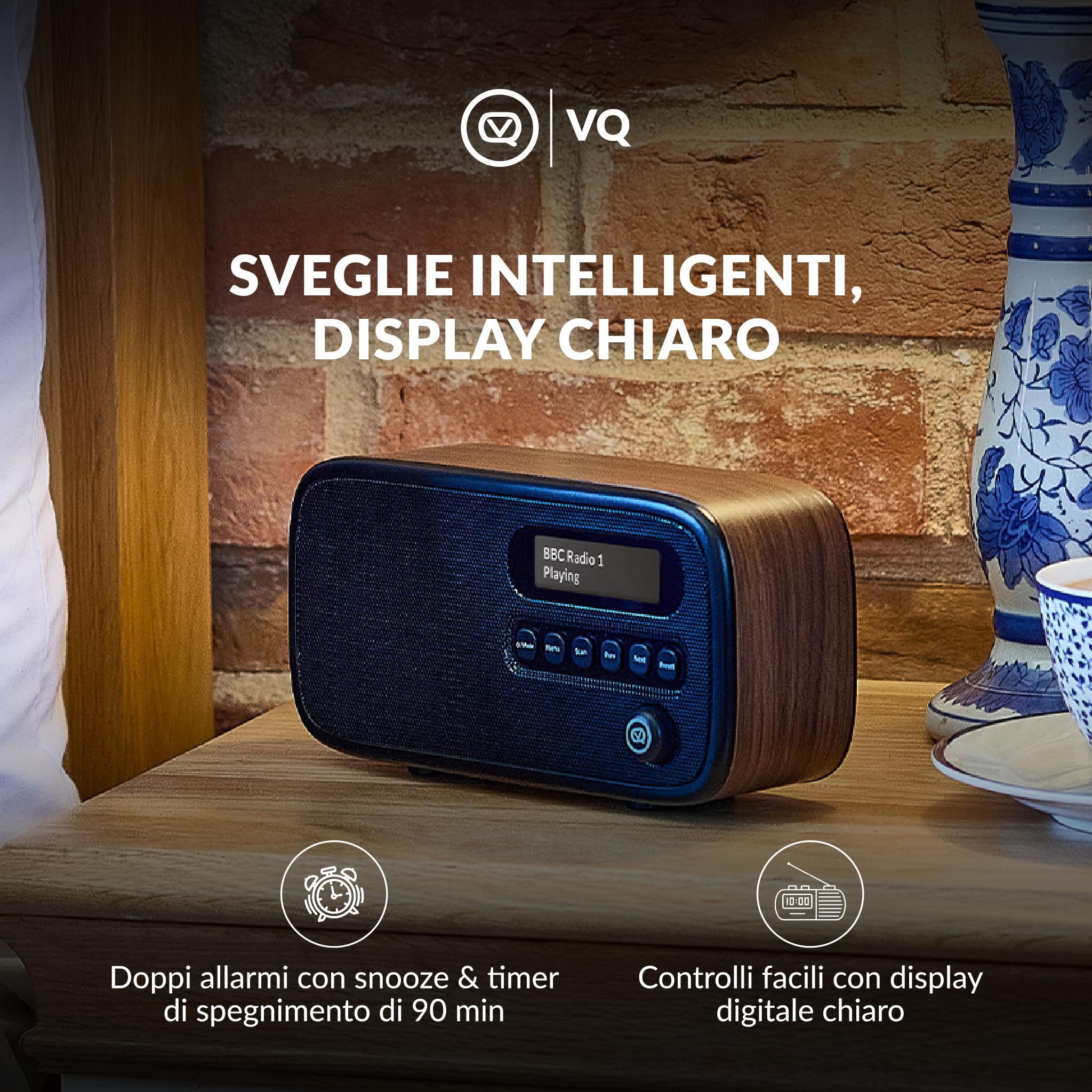 VQ Dexter Radio DAB Plus/DAB con FM, Altoparlanti Stereo da 3W e Schermo LCD - Alimentata da Rete e Batteria, Radiolina Portatile con 60 Preselezioni, Antenna e Presa Cuffie - Noce