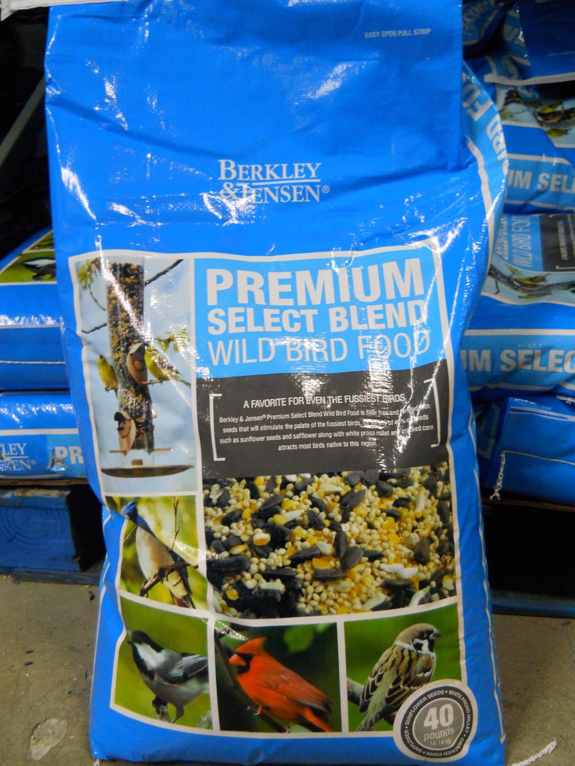 Berkley & Jensen Wild Bird Seed 40 Lbs Patio, Lawn & Garden