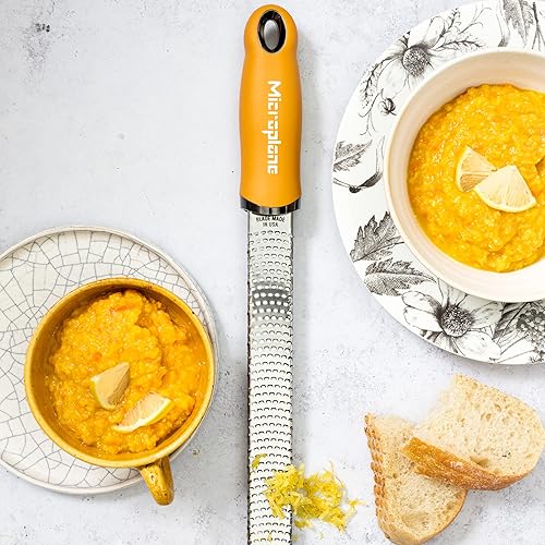 Vista 103 de Microplane Premium Classic Series Rallador 18/8 de acero inoxidable, para limón queso, verduras, cítricos, queso parmesano, ajo, jengibre, nuez Negro