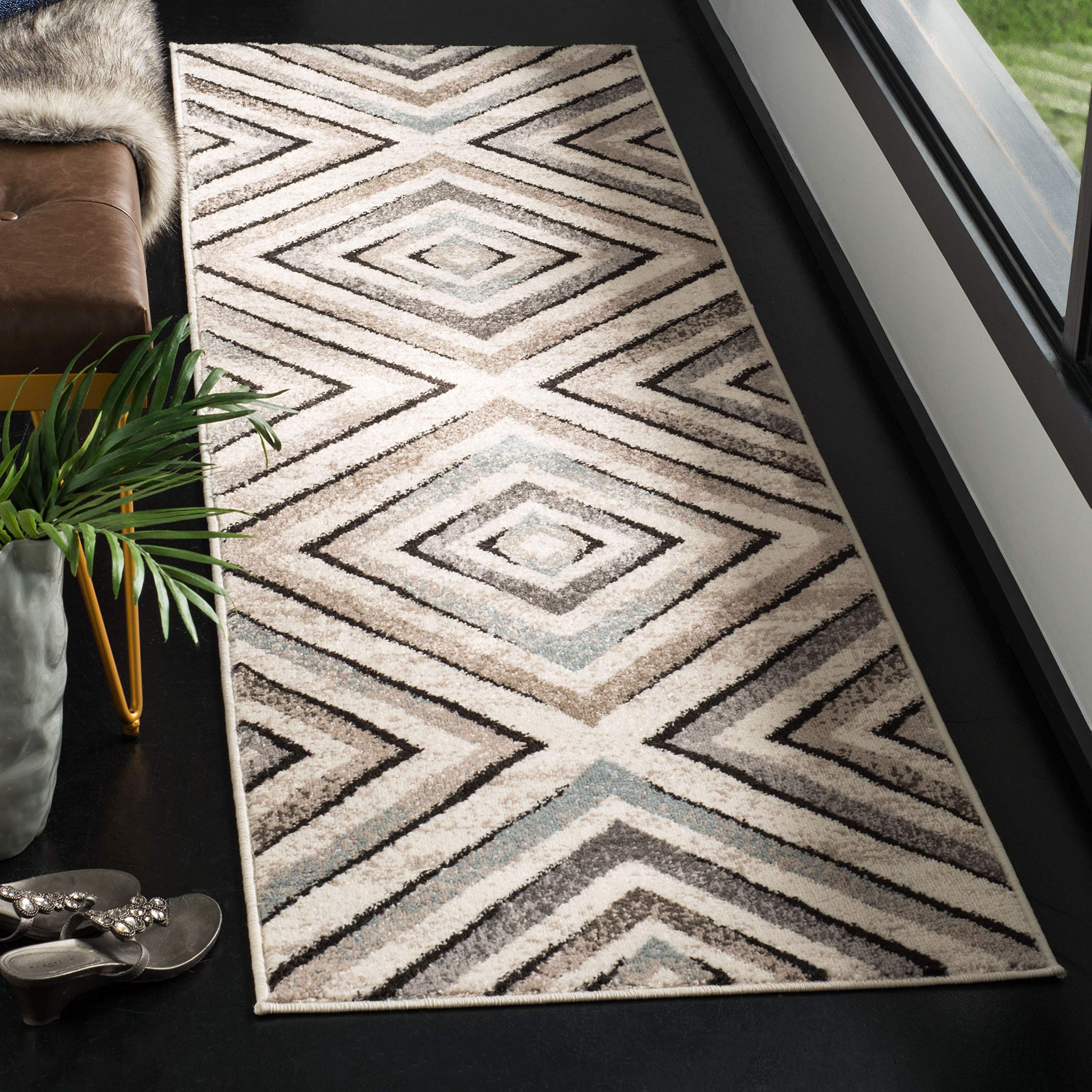 Tapis géométrique de salon crème et beige Safavieh Amsterdam 69 x 244 cm