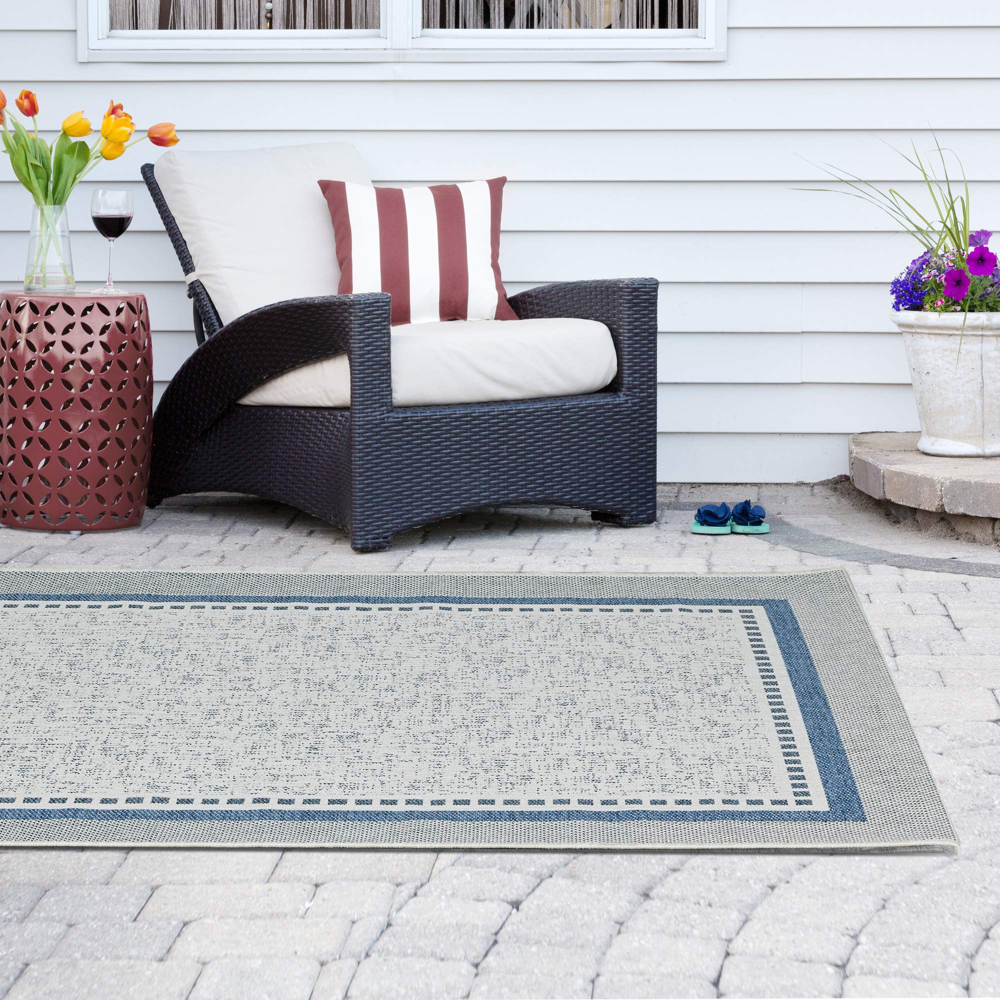 Madison Park Hali Woven Turkish Indoor/Outdoor Area Rug for Backyard, Speckled Border, Home Décor, Weather Resistant Floor Mat, Easy to Clean Patio Rugs, Deck Carpets, 7'11" x 10', Navy/Beige