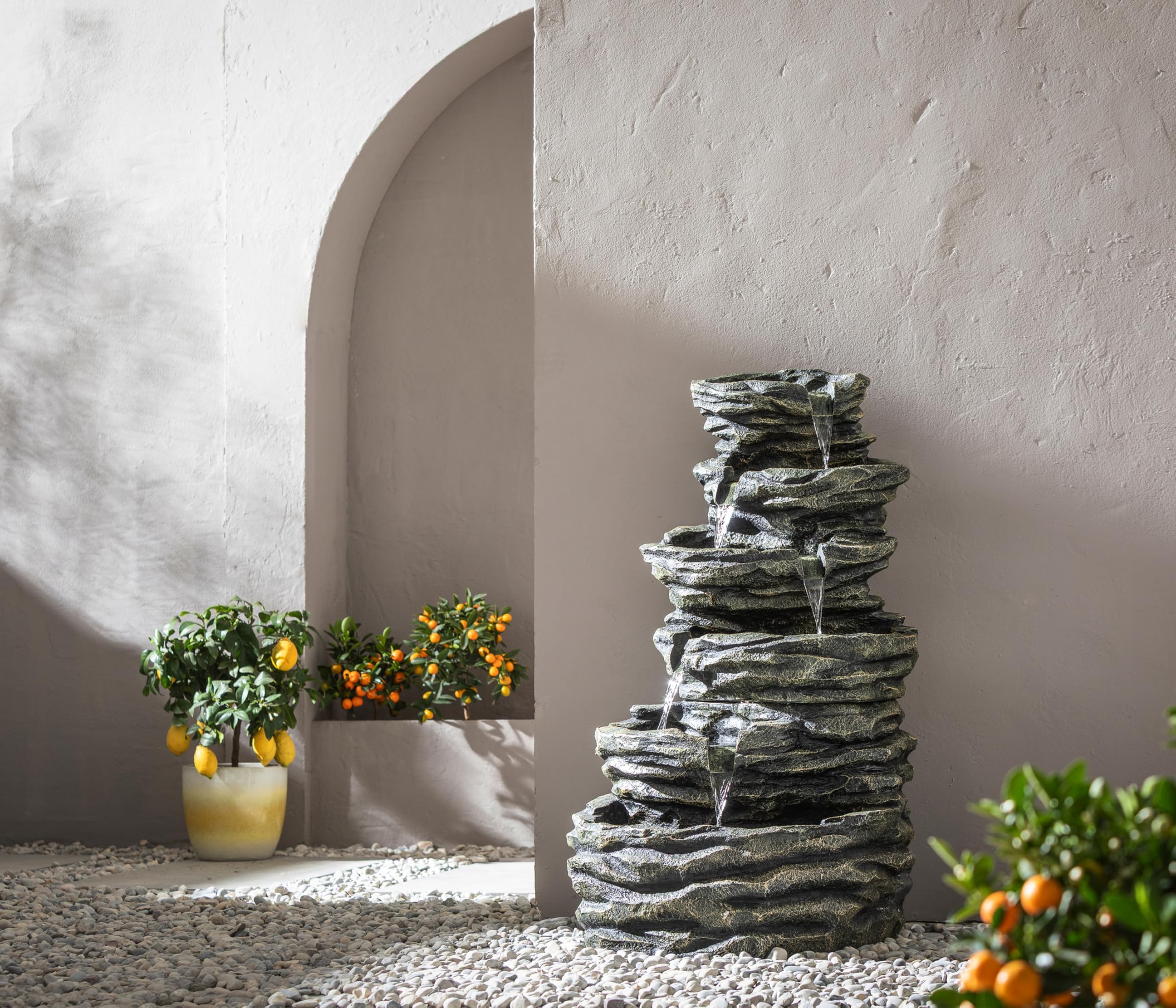Dehner Gartenbrunnen Roccia, Outdoor-Brunnen, mit LED-Beleuchtung, solarfähig, ca.72x120x75 cm, Polyresin, grau