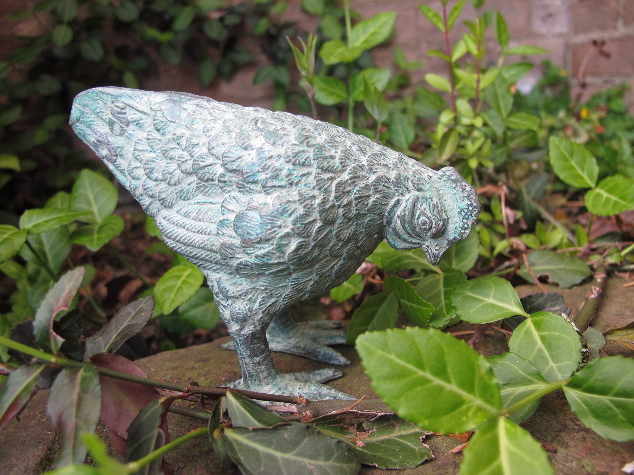 ミニチュアのフィギュア　 葉ににわとり　ビエナブロンズ ミニチュアのフィギュア 葉ににわとり ビエナブロンズ Amazon.co.jp