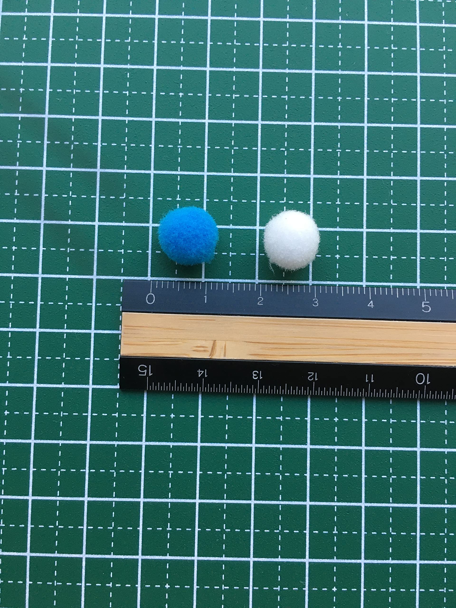 Amazon.co.jp: ブルー系 ミックス ボンボン約1cm100個 ボンテン 手芸