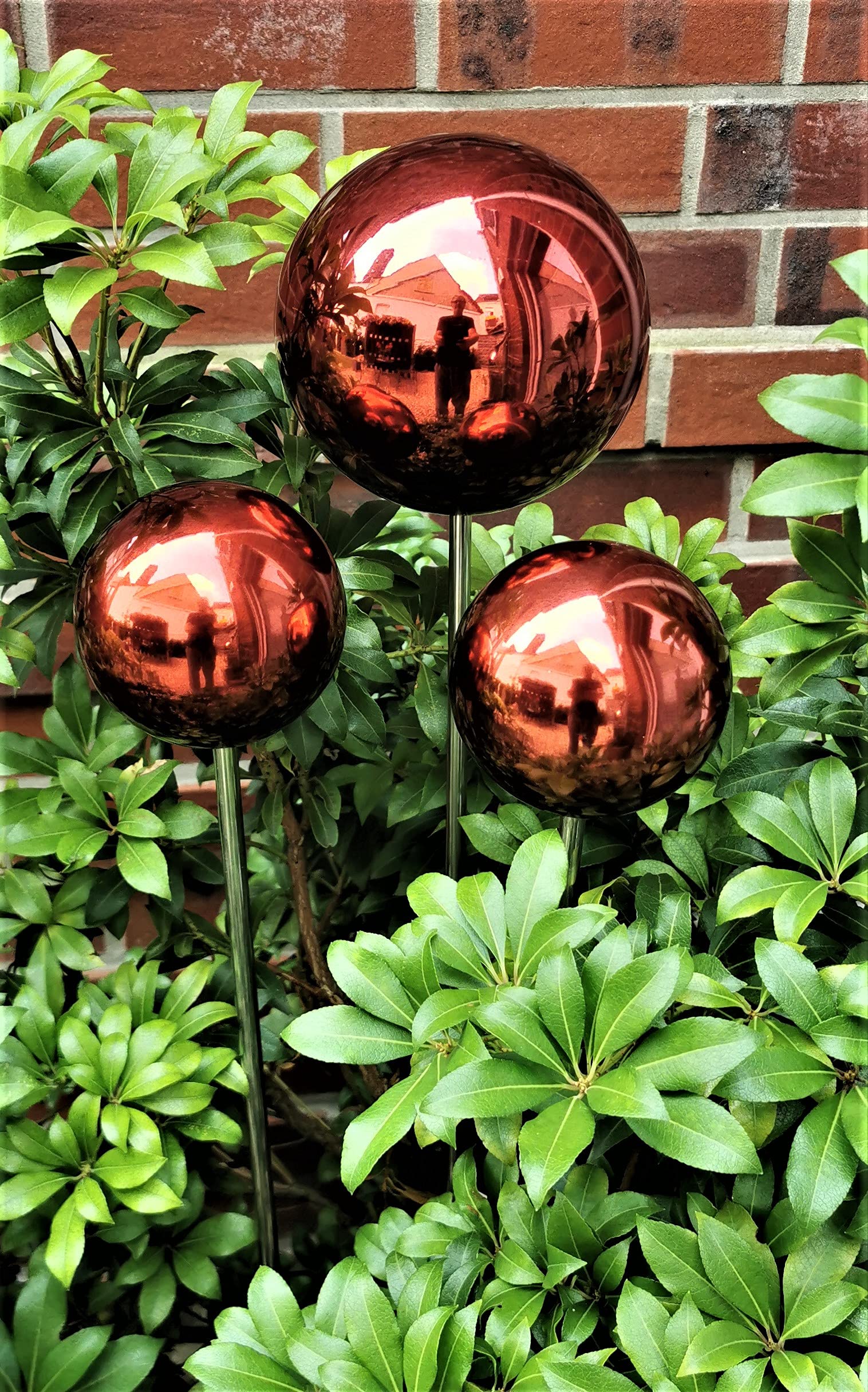 Rosenkugel 3er Set 15-10-10 cm Edelstahl rot poliert mit Stab 80 cm Gartenstecker Beetstecker