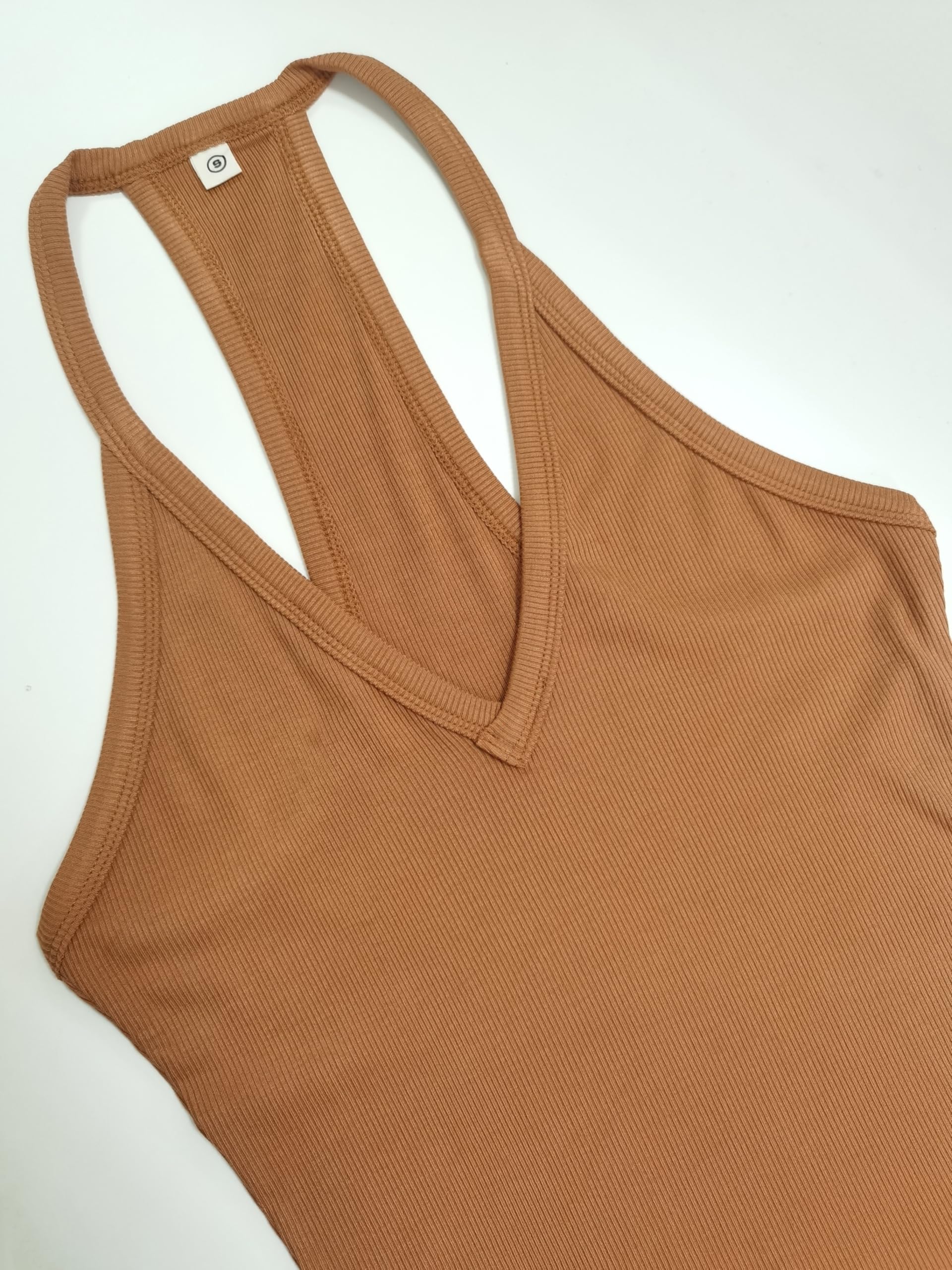 iGENJUN Paquete de 3 camisetas de entrenamiento para mujer, espalda cruzada, básicas, sin mangas, cuello en V, ajustadas, acanaladas, sin mangas, para verano 2025