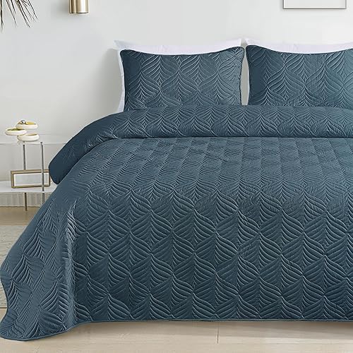 Whale Flotilla Juego de edredón de 3 piezas, tamaño Queen Matrimonial, suave juego de ropa de cama ultrasónica en relieve, colcha ligera con patrón