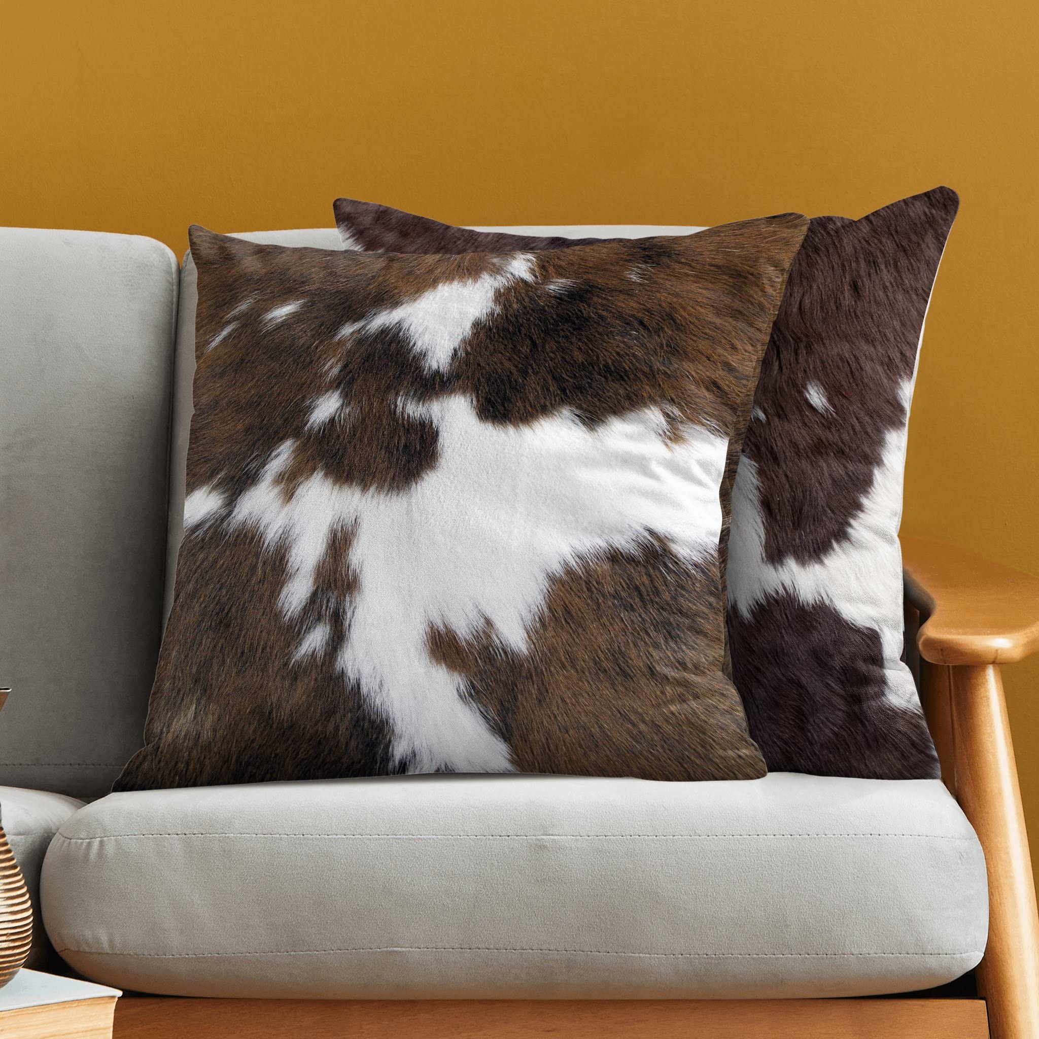 OECTVD Highland Cow Embroidered Pillow Cover - 18x18 Inch Set Of 2, Linen Cotton Farmhouse Decor