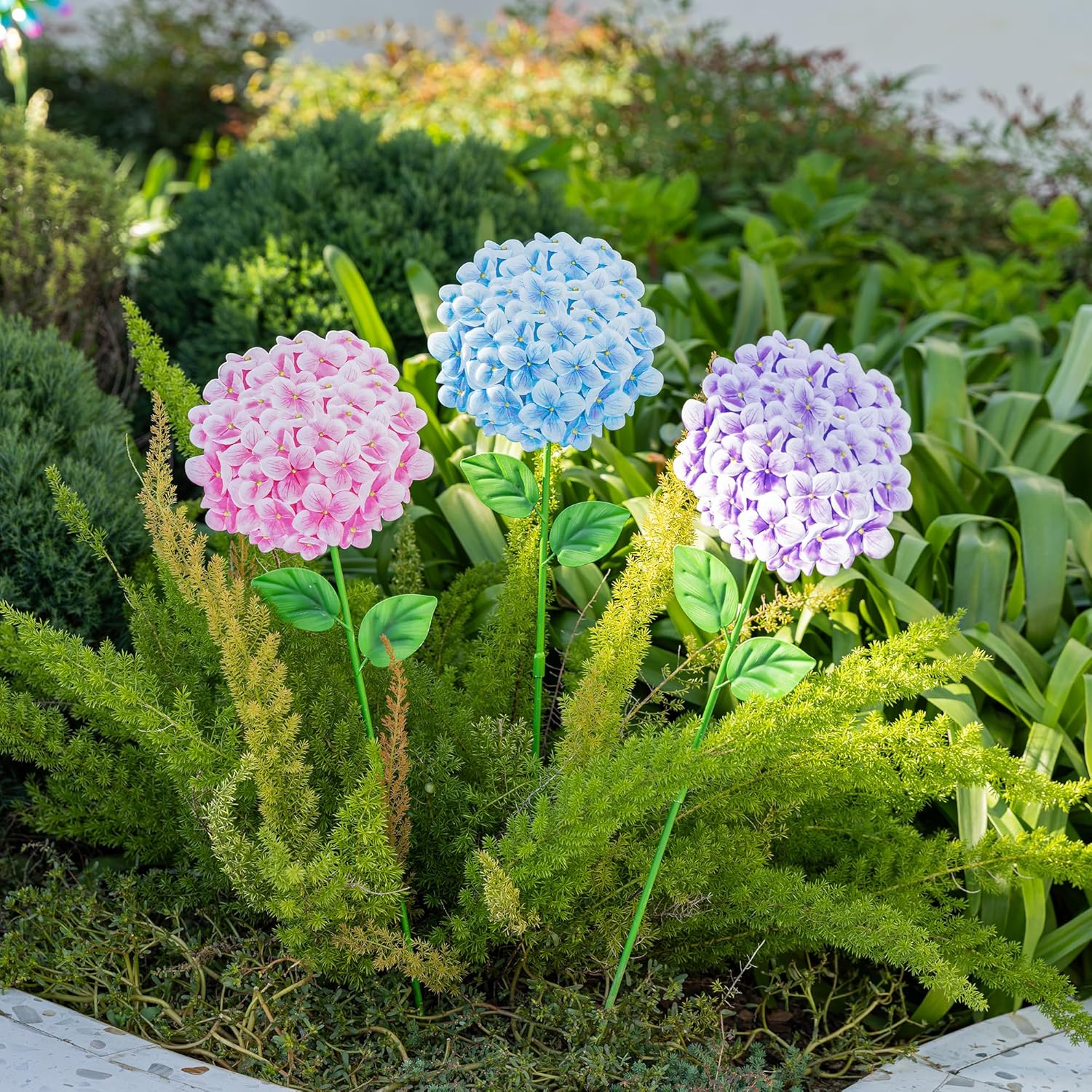 Glitzhome Set of 3 Hydrangea Garden Stakes, Metal Flower Yard Art with Hand Painted Color Finish and Detachable Stake, Iron Spring Lawn Patio Wall Decor, 24 "H