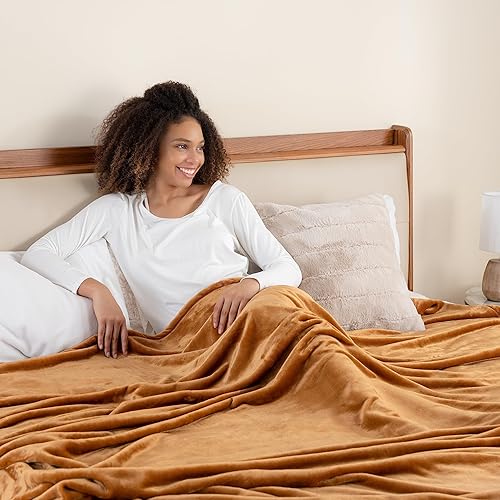 Miniatura 7 de Berkshire Blanket Cobija de terciopelo VelvetLoft sólida para cama, cobija de cama tamaño King, cobija suave y ligera de felpa para cama y sofá,