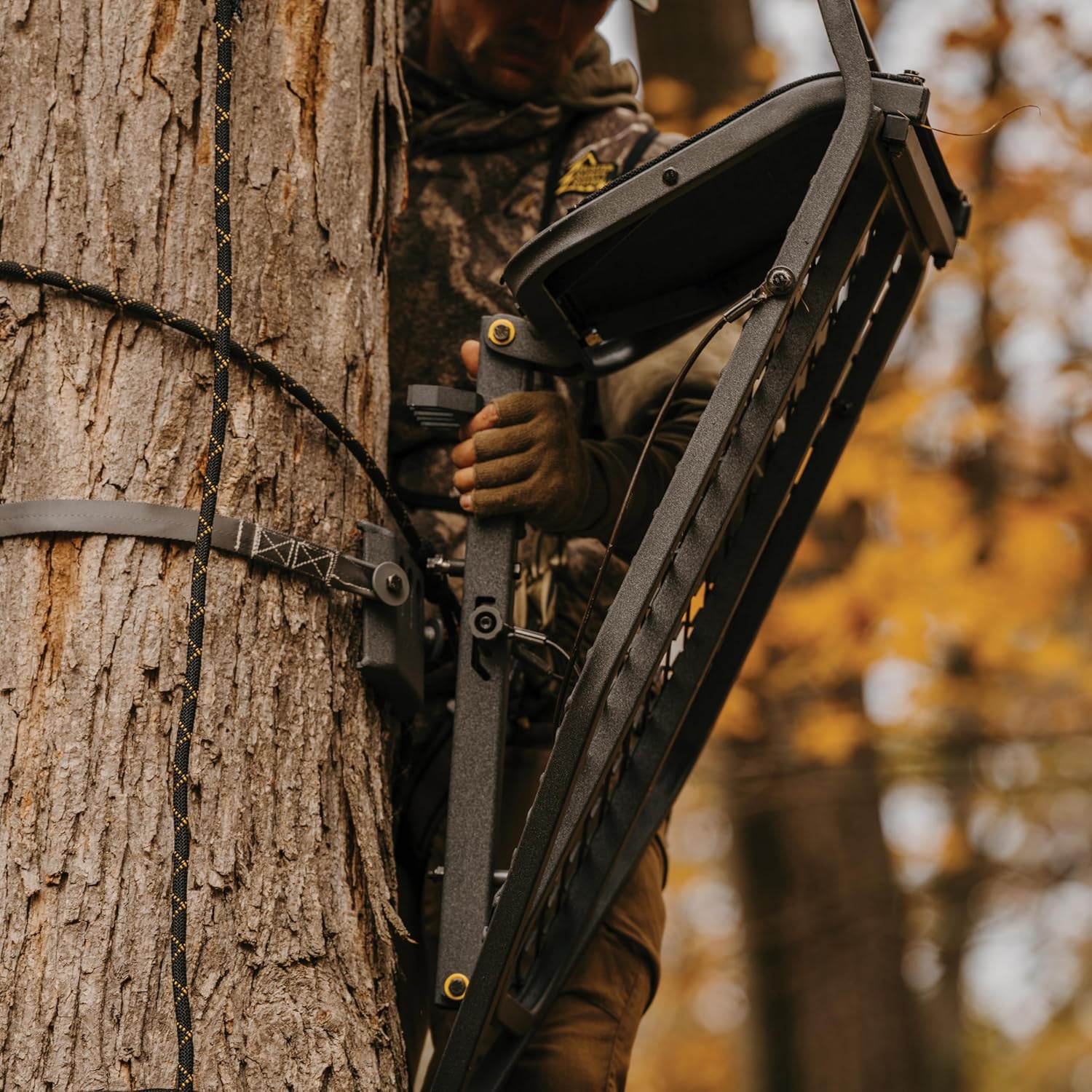 Rivers Edge® Outlaw XL Lever-Action Hang-On Treestand, Easy to Hang, Seat and Platform Leveling, Flip-Up TearTuff™ Seat, 24” x 36” Platform, RE520
