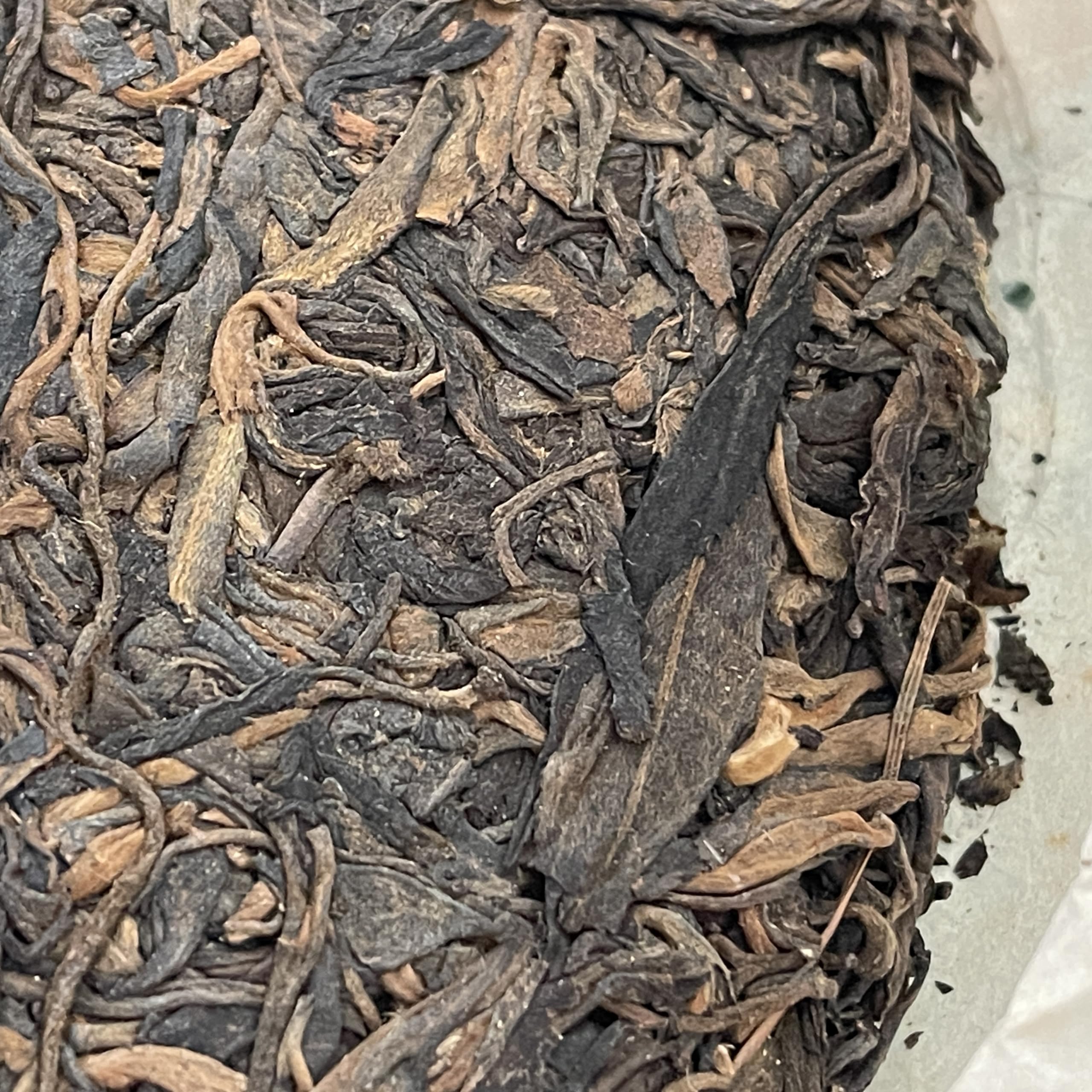 Old Comrade 2007 Deep Mountain Ancient Tree Raw Pu-Erh Tea Cake – 500g Aged Sheng Puerh