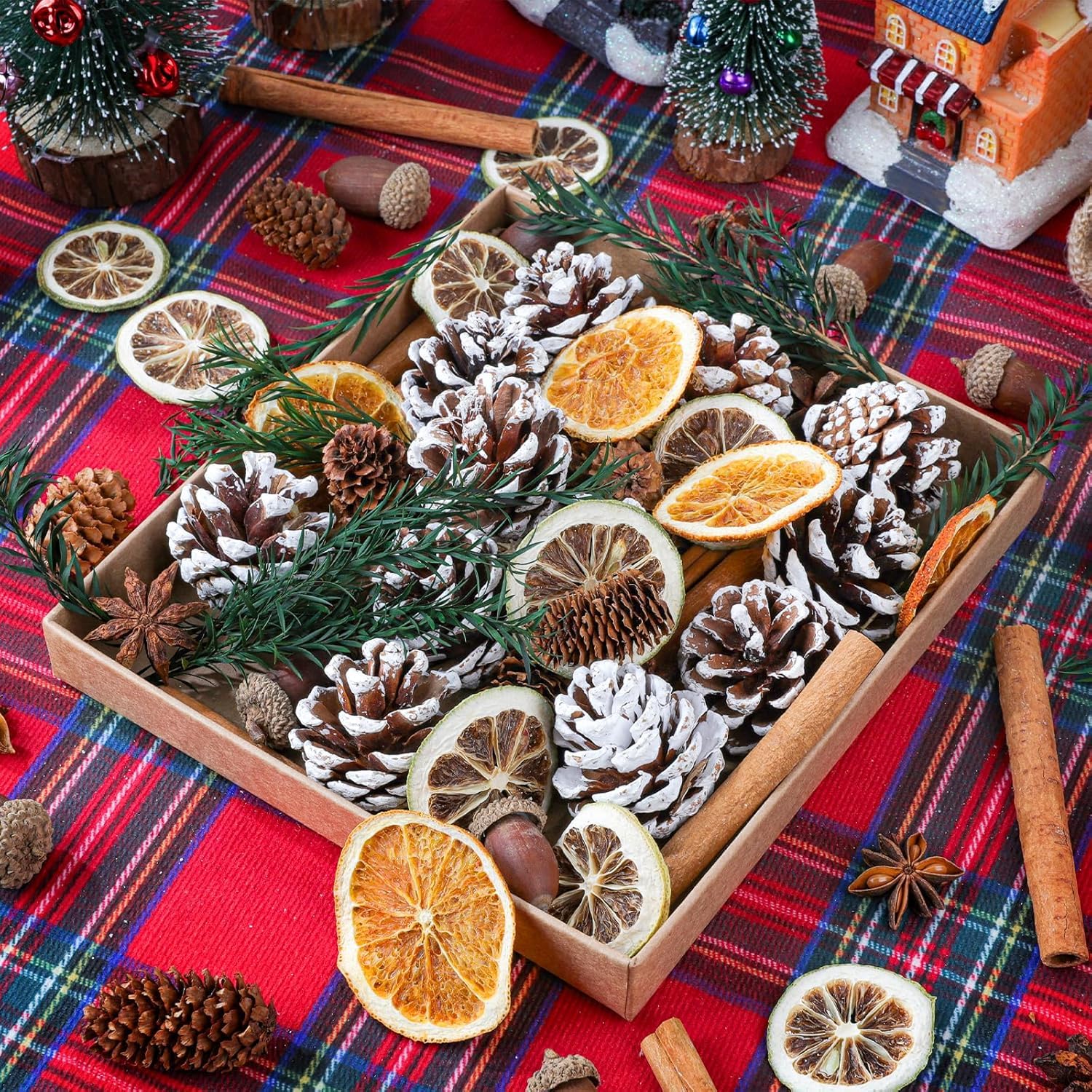 LATERN 225 Pièces Décorations pour Couronne de Noël, 20 Tranches D'orange Séchées, 20 Cannelle Bâtons, 10 Pin Pommes, 10 Anis Étoilé, 10 Glands, 155 Fruits Rouges - pour Noël Artisanat Fête Décoration