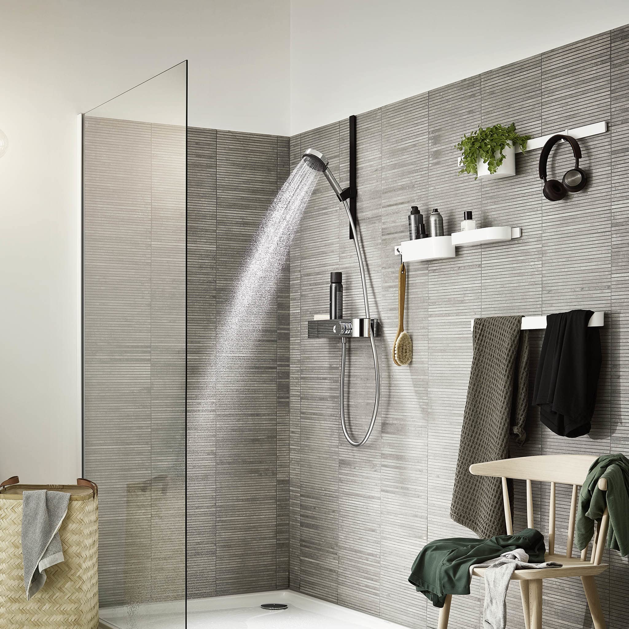 hansgrohe Brausethermostat ShowerTablet Select, Thermostatarmatur Aufputz, Cool Contact Duscharmatur für 1 Funktion, Chrom