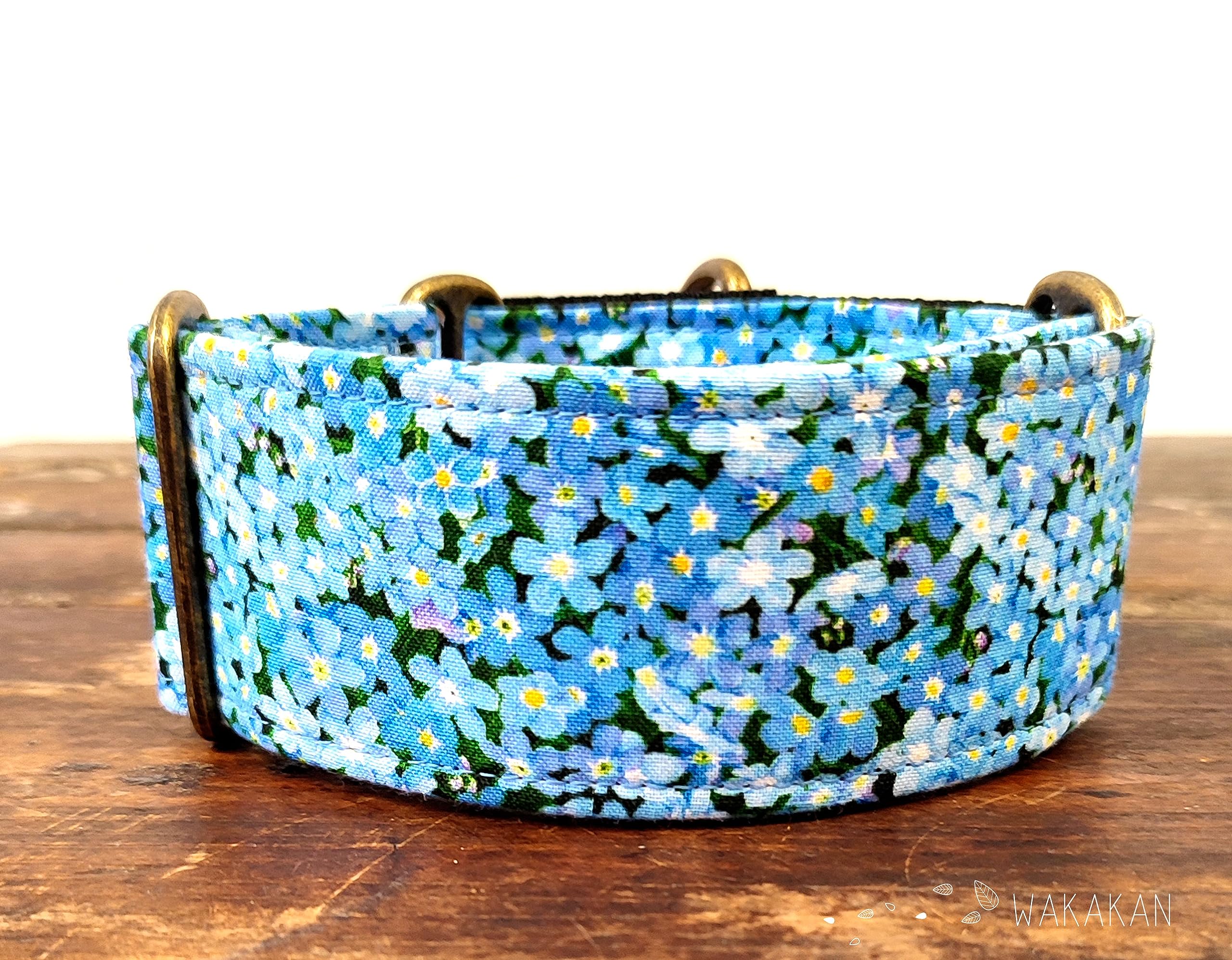 Collar Martingale Para Perro: Tiny Blue Flowers, Hecho a Mano en España por Wakakán