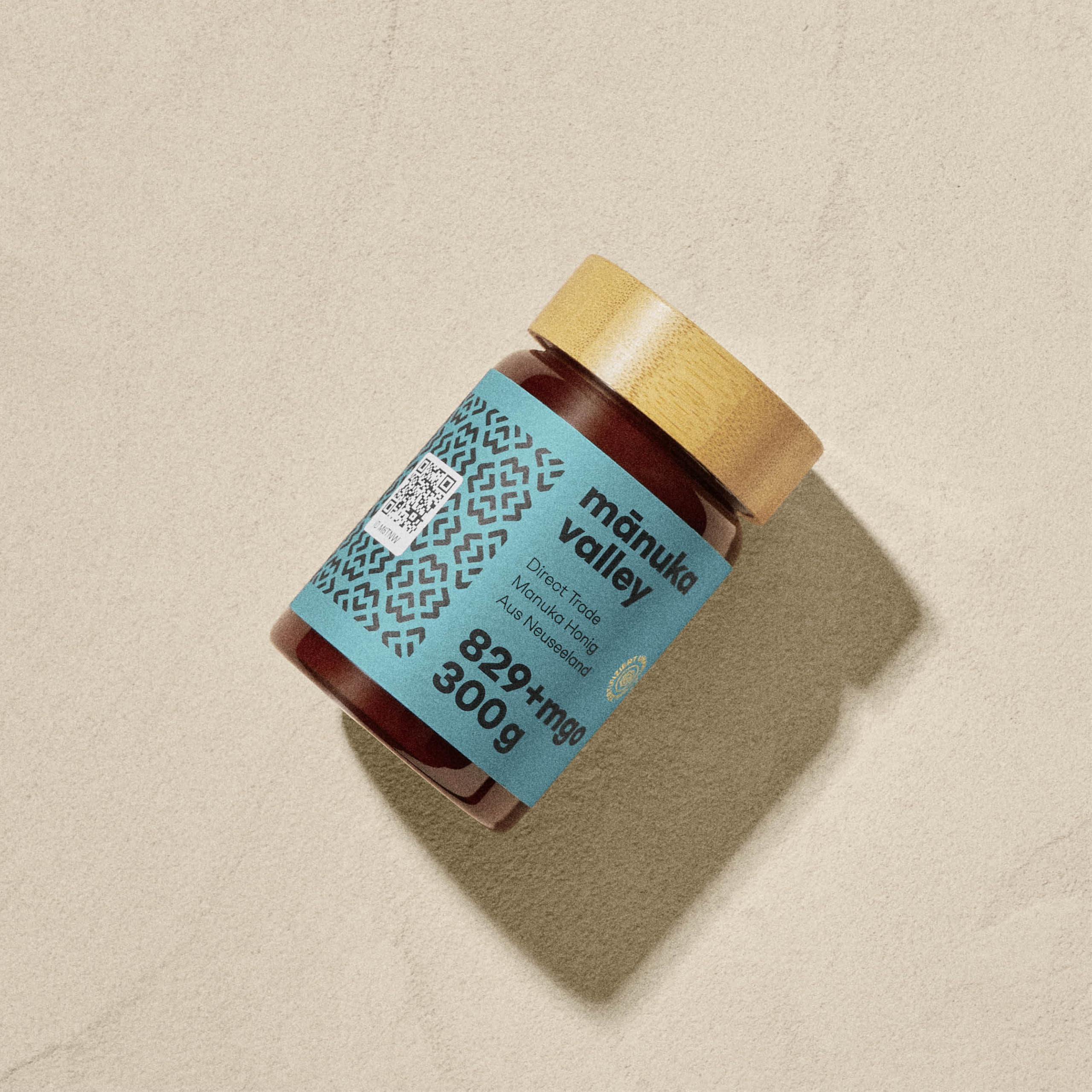 MANUKA VALLEY – Manuka Honig mit 829+ MGO im Glas. 300 g. Laborgeprüft und zertifiziert – 100 % natürlicher Manuka-Honig aus Neuseeland. Mit erdigem Geschmack und sanft bitterer Note