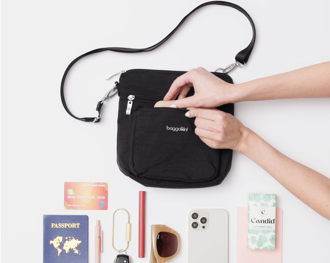 Baggallini Women's Modern Pocket Crossbody, Black: Handbags