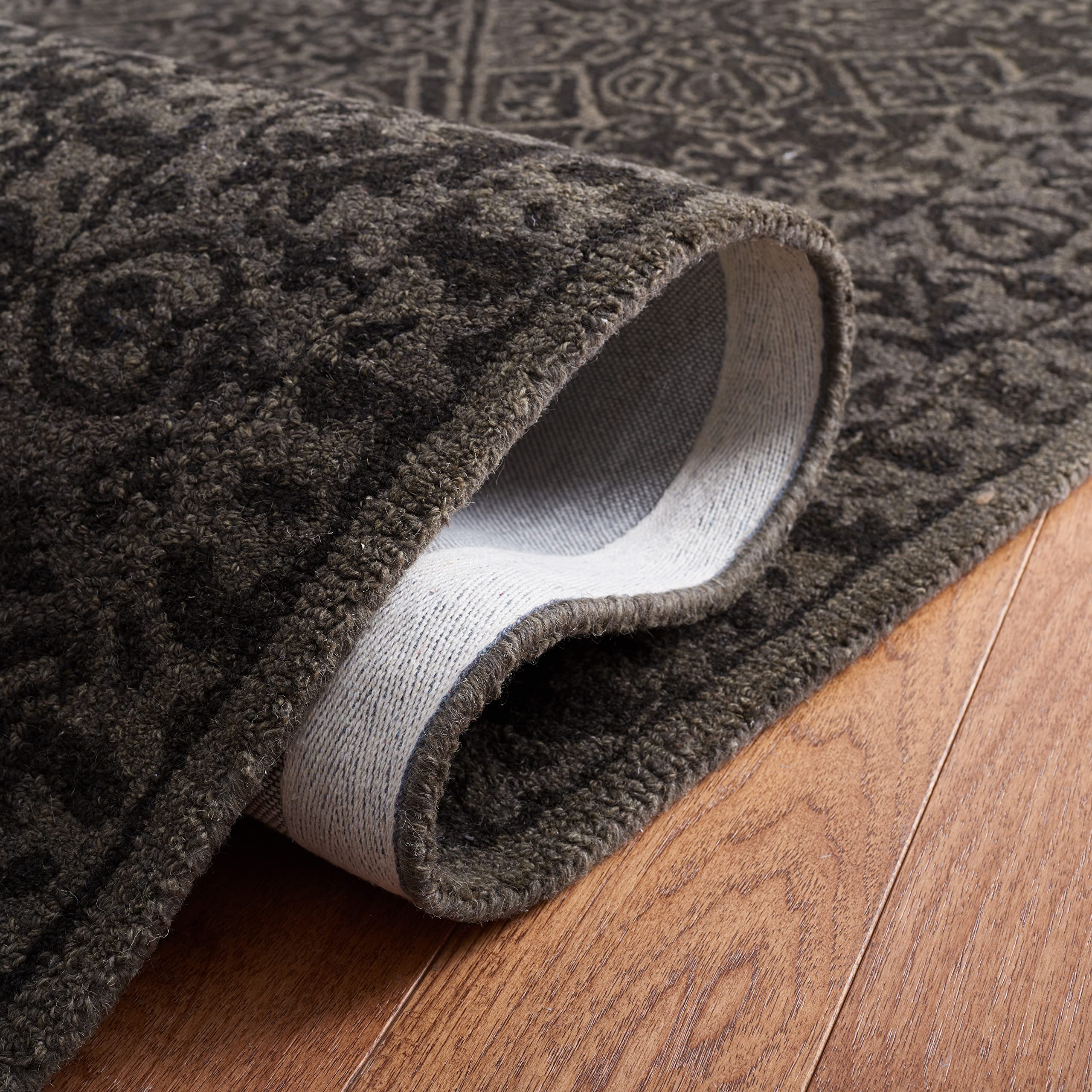 SAFAVIEH Micro-Loop Collection Area Rug - 5' X 8', Dark