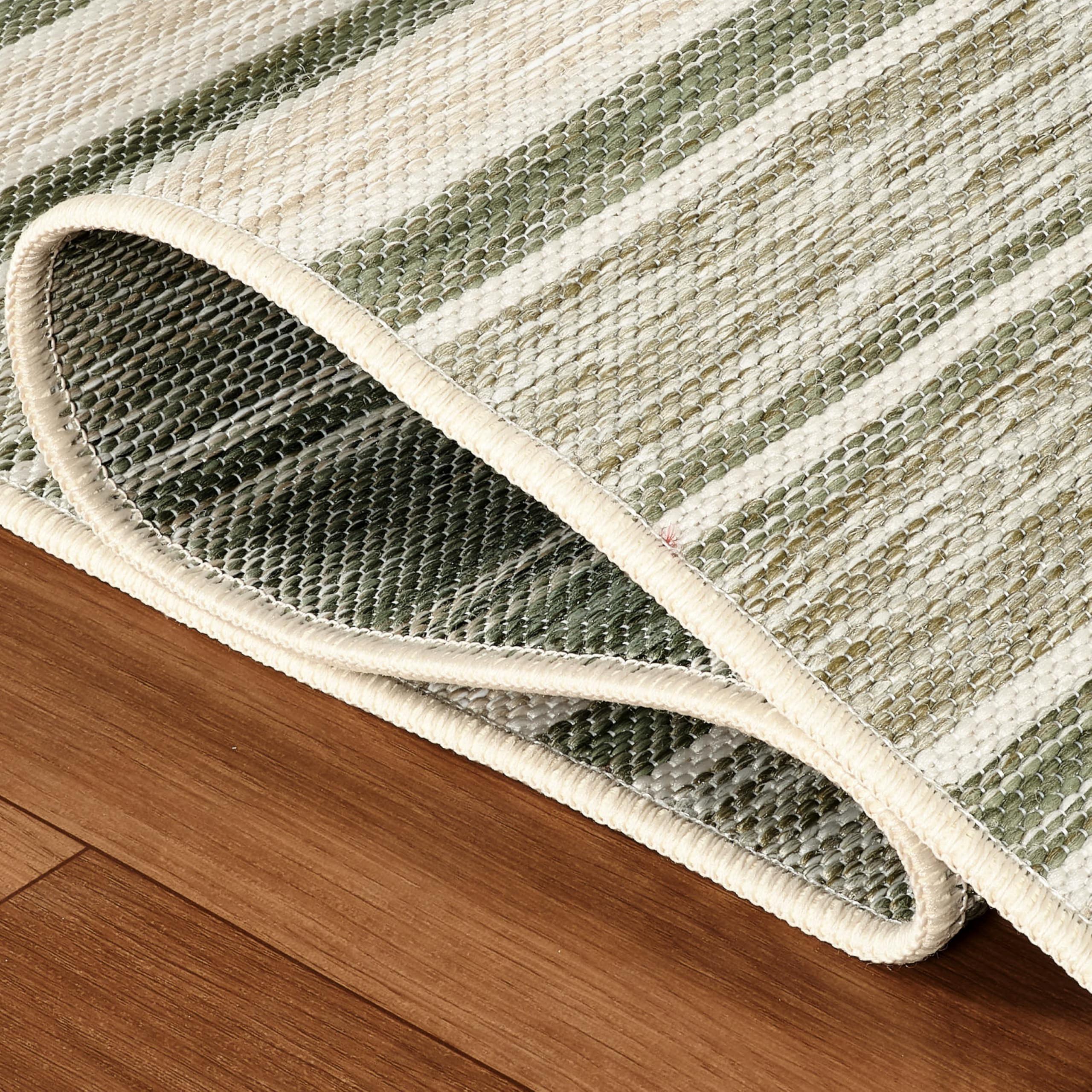 Amazon.com: Laura Ashley Doreen Indoor Outdoor 8'x10' Area Rug