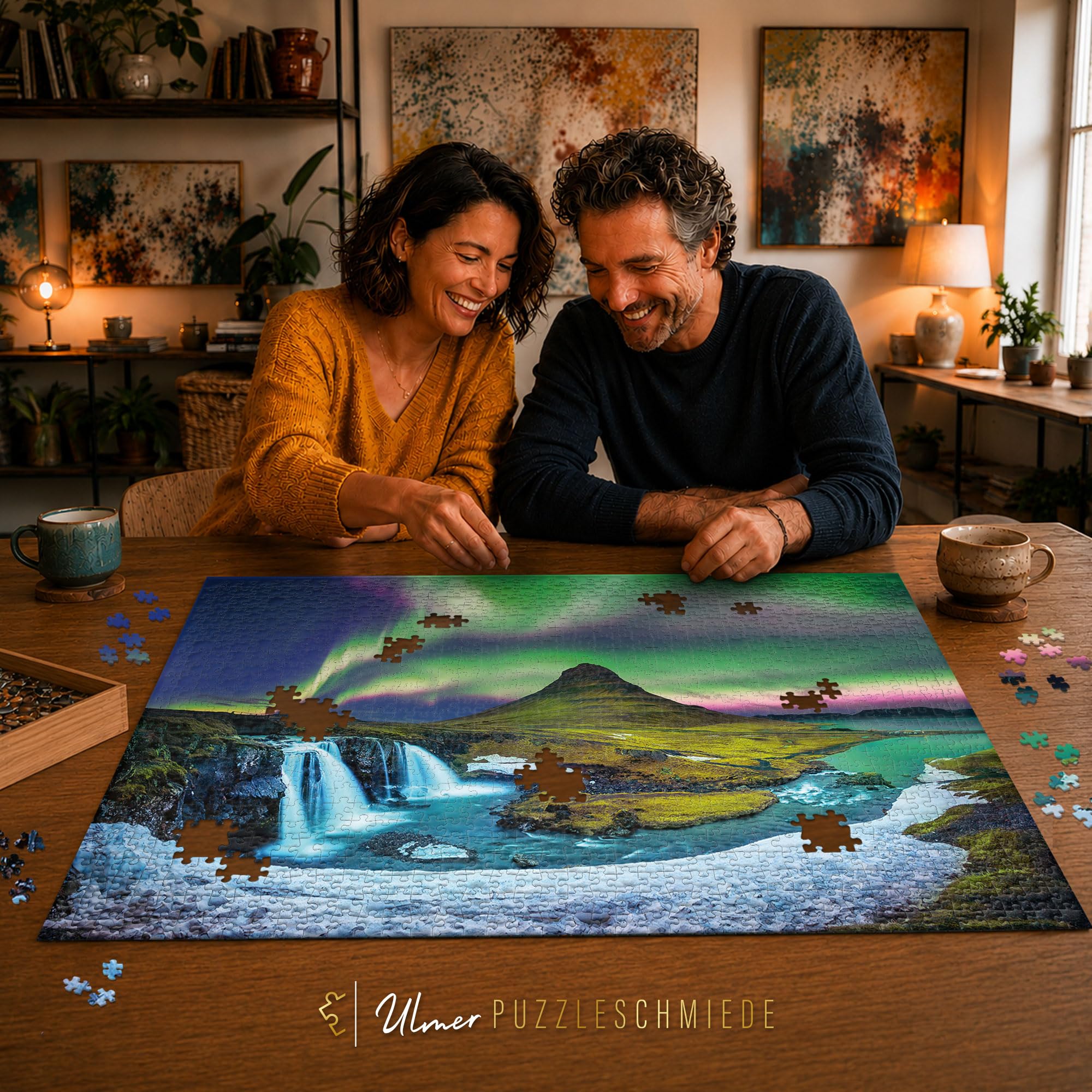 Ulmer Puzzleschmiede - Puzzle Islande « Montagne & Lumière » - 2000 Pièces - Aurores Boréales sur la Célèbre Montagne Kirkjufell - Paysage d'Islande
